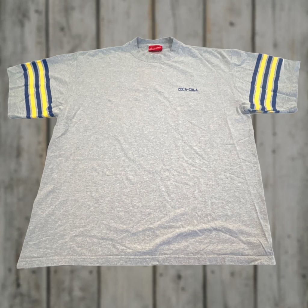 Vintage VINTAGE Coca-Cola T-Shirt Mens XL Graphical Print USA 90s Gray Short Sleeve Shirt Size US XL / EU 56 / 4 - 1 Thumbnail