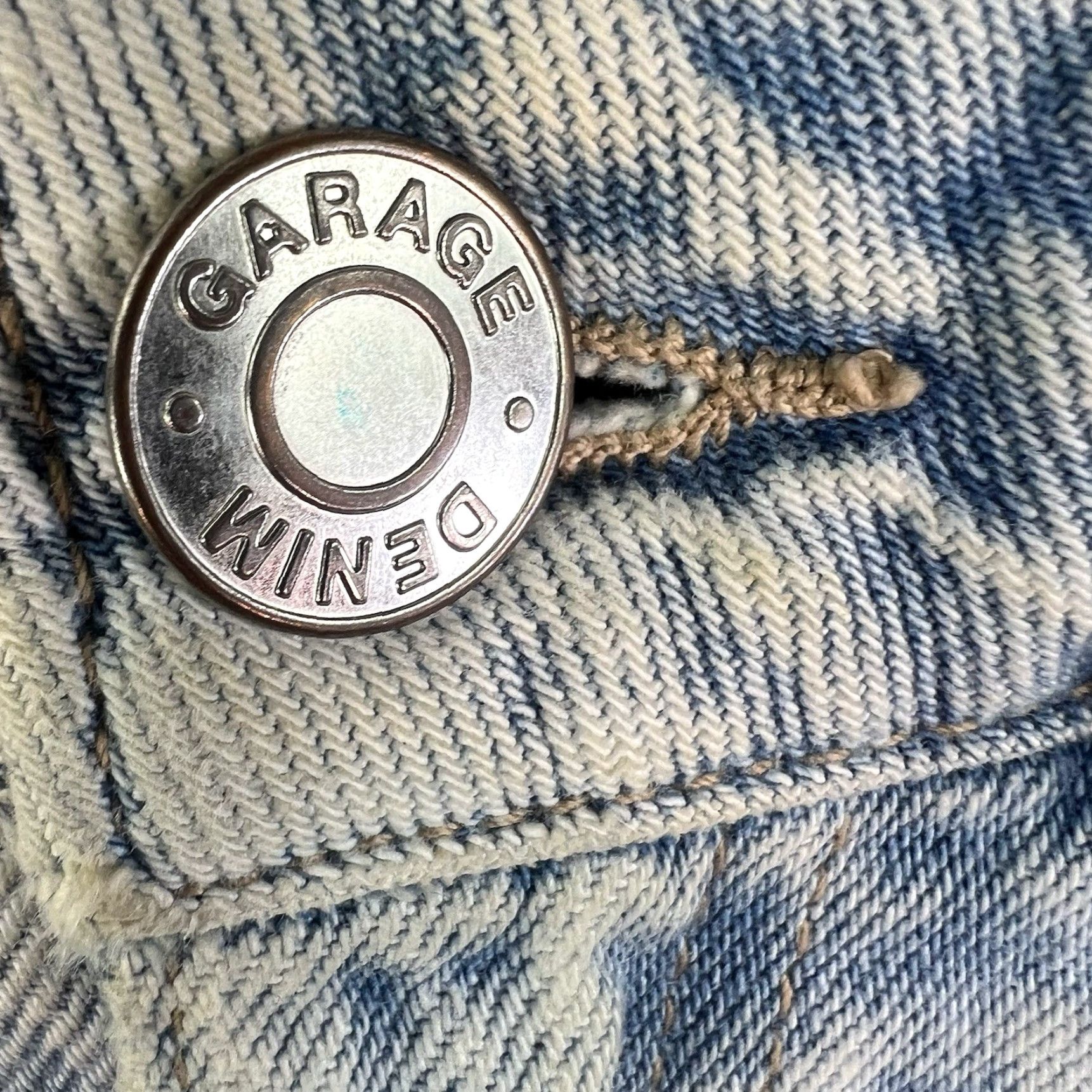 Vintage Garbage Denim Distressed Mom Jeans Women’s Size 1 Blue 27X28 Regular Rise Mid 8.5-10.5 in Zip Closure 5-Pocket Denim Pants Women Size 25" / US 0 / IT 36 - 5 Thumbnail