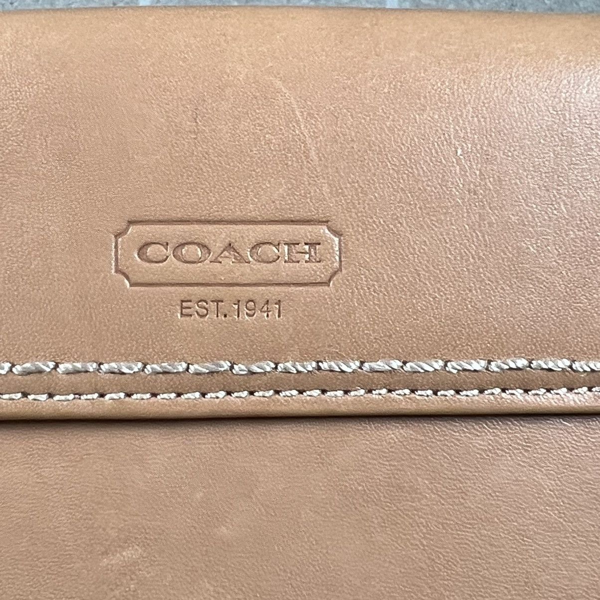 Coach Coach Beige Leather Turnlock Credit Card Bifold Long Wallet Size ONE SIZE - 3 Thumbnail