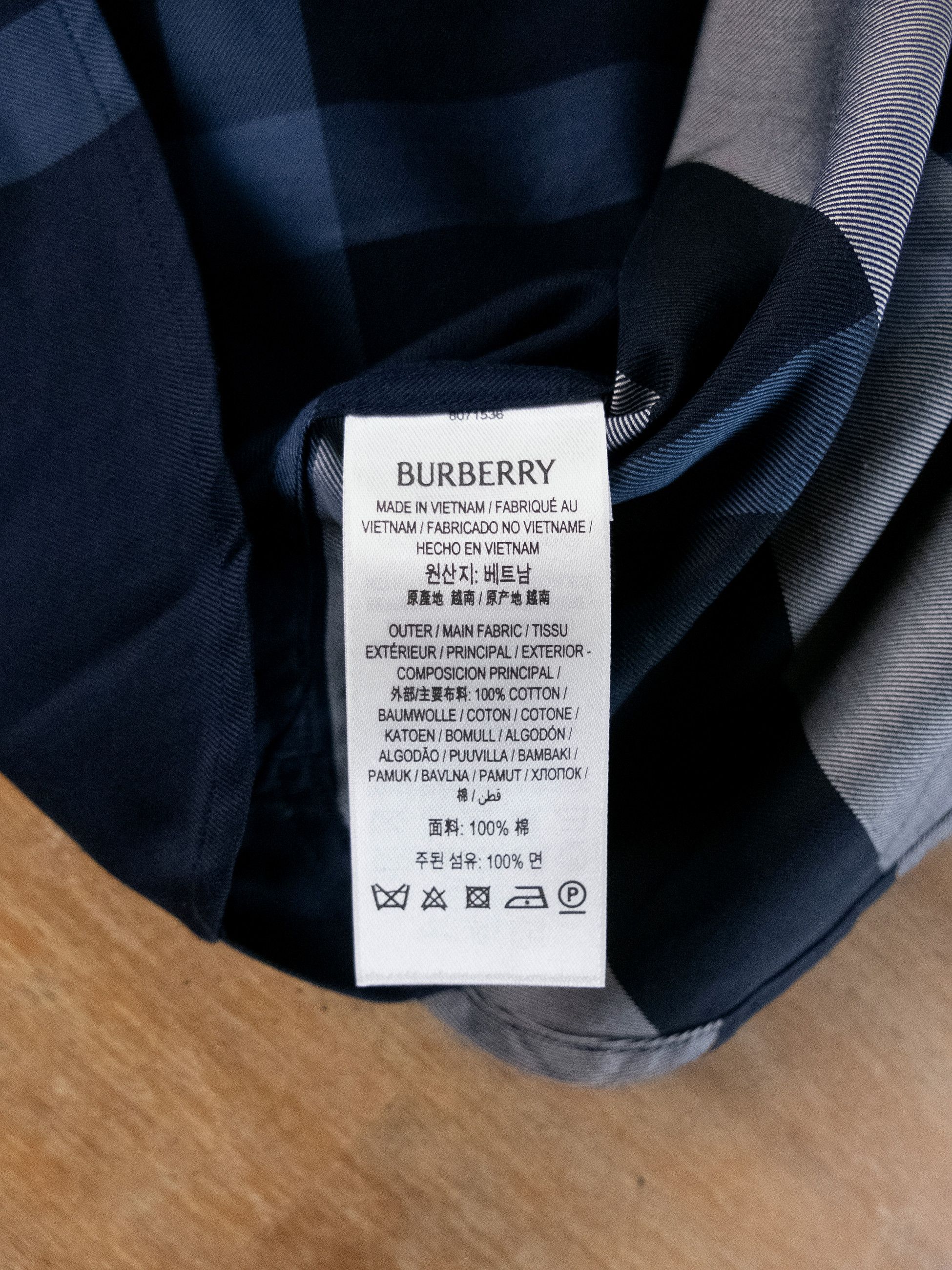 Burberry BURBERRY navy blue slim fit classic check cotton shirt M Size US M / EU 48-50 / 2 - 11 Thumbnail