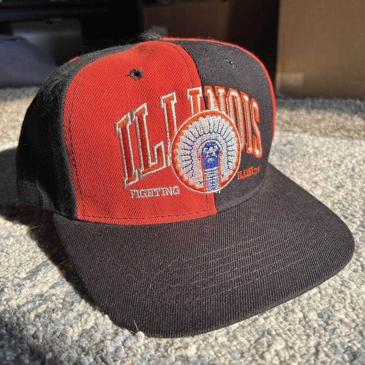Vintage 90's MAGiC by BEE iLLiNOiS FiGHTiNG iLLiNi PiNWHEEL SNAPBACK Size ONE SIZE - 10 Thumbnail