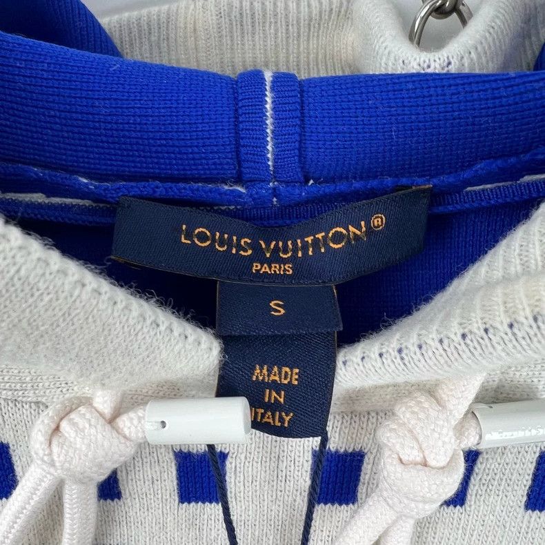 Louis Vuitton Louis Vuitton Blue and white dotted monogram logo Cape swea Size S / US 4 / IT 40 - 4 Thumbnail