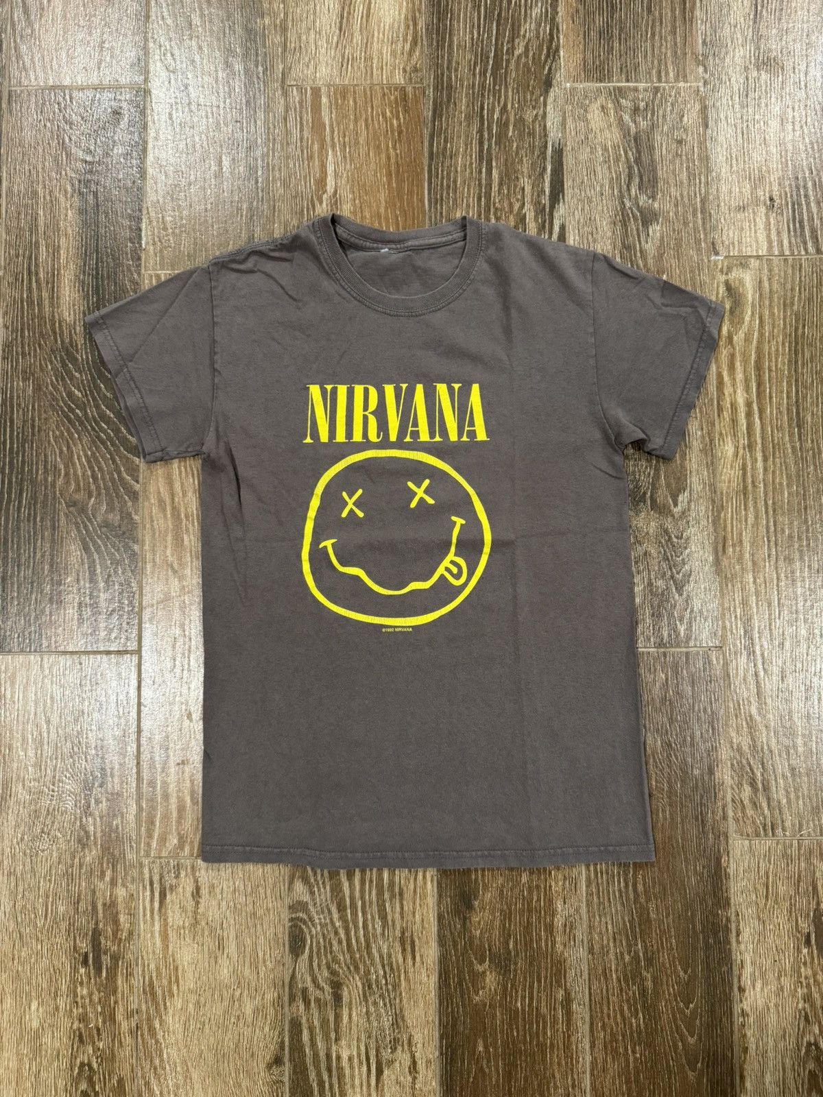 Gildan Vintage 1992 Nirvana Gray Smiley Face Graphic Tee Size US S / EU 44-46 / 1 - 1 Thumbnail