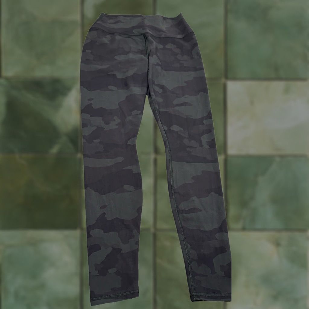 Alo ALO Leggings Womens Large Green Camo High Rise Ankle Yoga Pants Gym Activewear Size 36" / US 14 / IT 50 - 1 Thumbnail