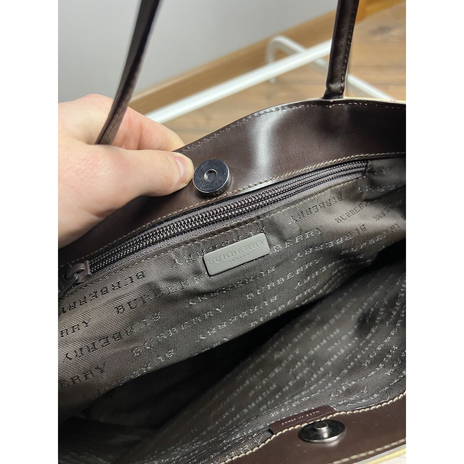 Burberry Authentic ICONIC BURBERRY Vintage Nova Check Shoulder Tote B Size ONE SIZE - 11 Thumbnail