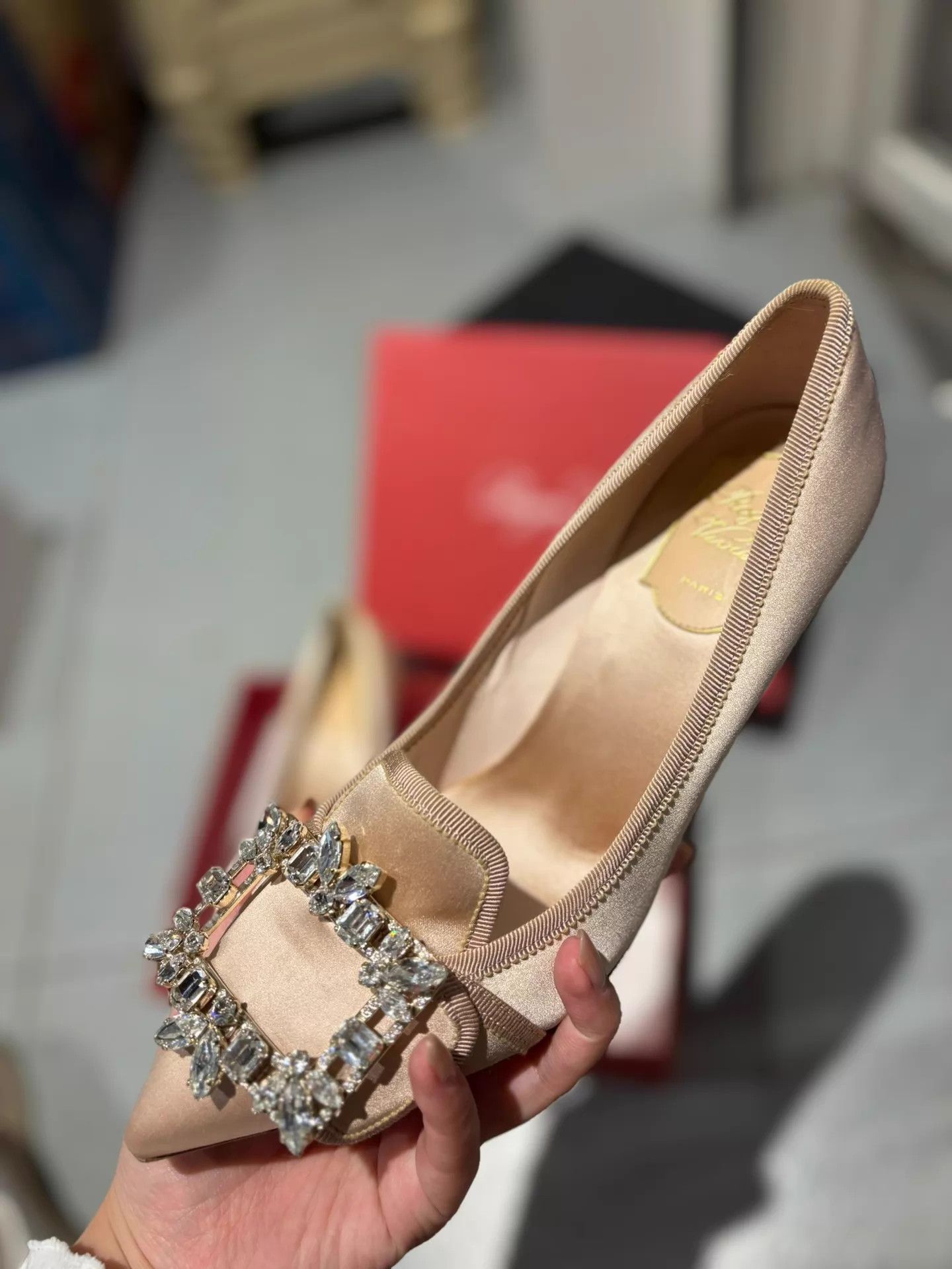 Roger Vivier RV Champagne Pink Pointed Toe Strass Buckle Heels 37 Unused Size US 6.5 / IT 36.5 - 2 Thumbnail