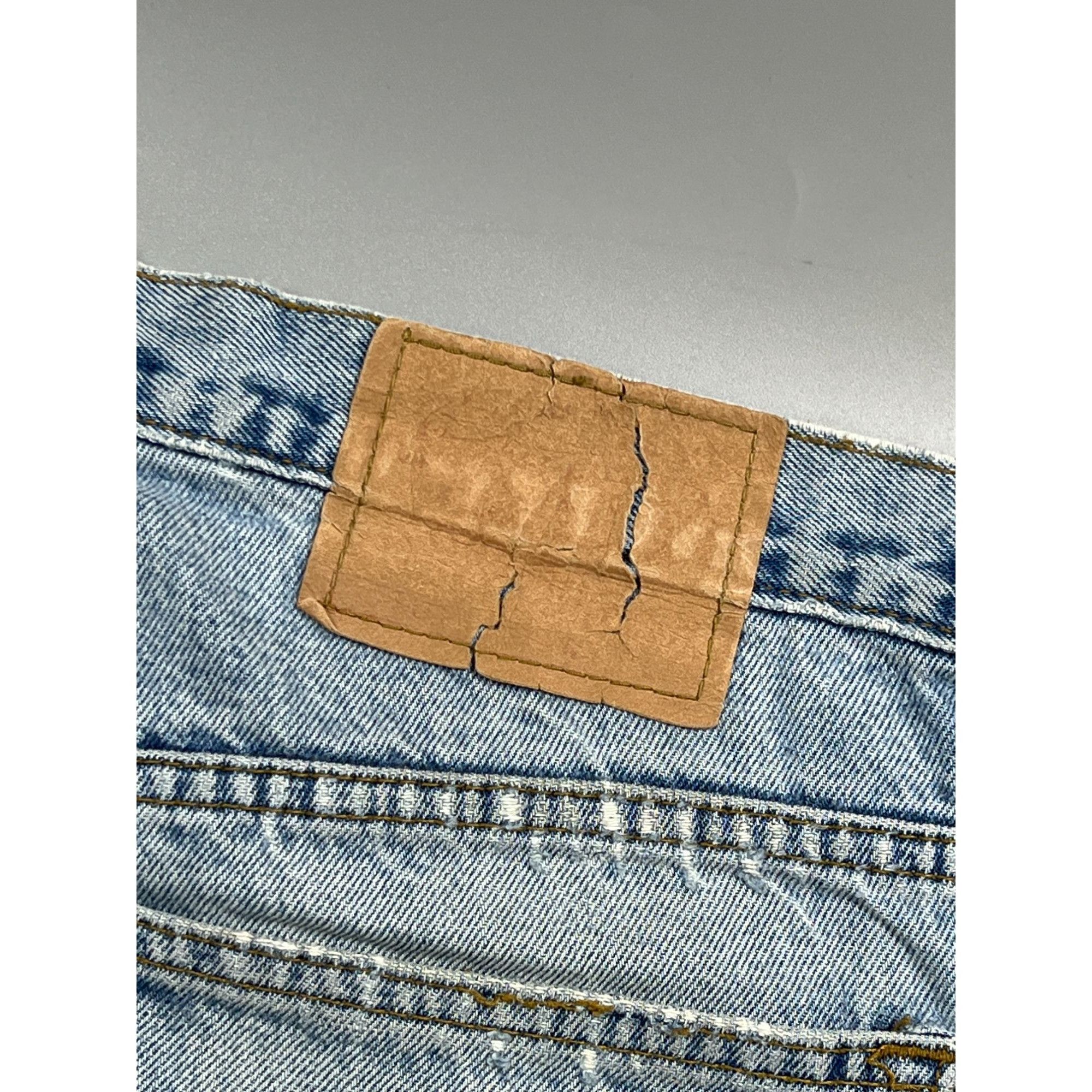 Levi's Levi’s 501 Made in USA Light Wash Denim Jeans Pants (Y0910) Size US 32 / EU 48 - 10 Thumbnail