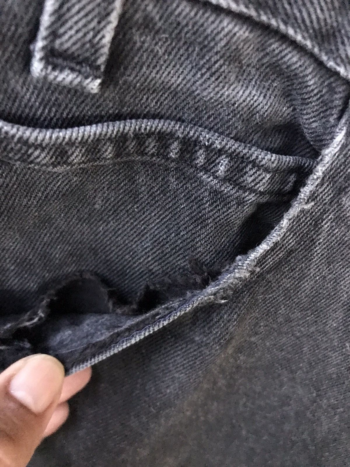 Armani × Giorgio Armani × Vintage VTG 90s Armani Jeans Pin Logo Basic Denim Size US 32 / EU 48 - 5 Thumbnail