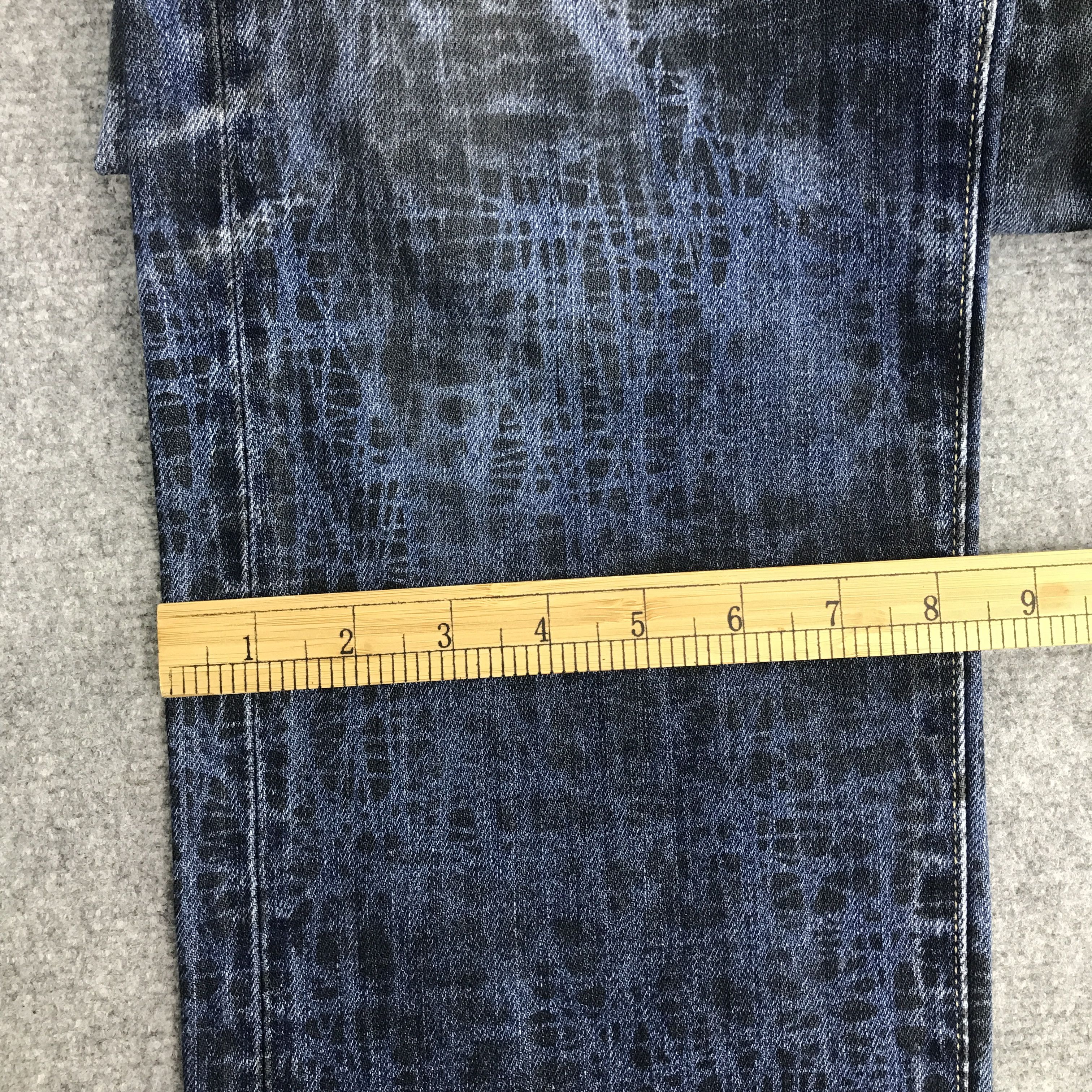 Japanese Brand × Uniqlo Rare Uniqlo Regular Custom Art Style Denim Jeans Size US 35 - 10 Thumbnail