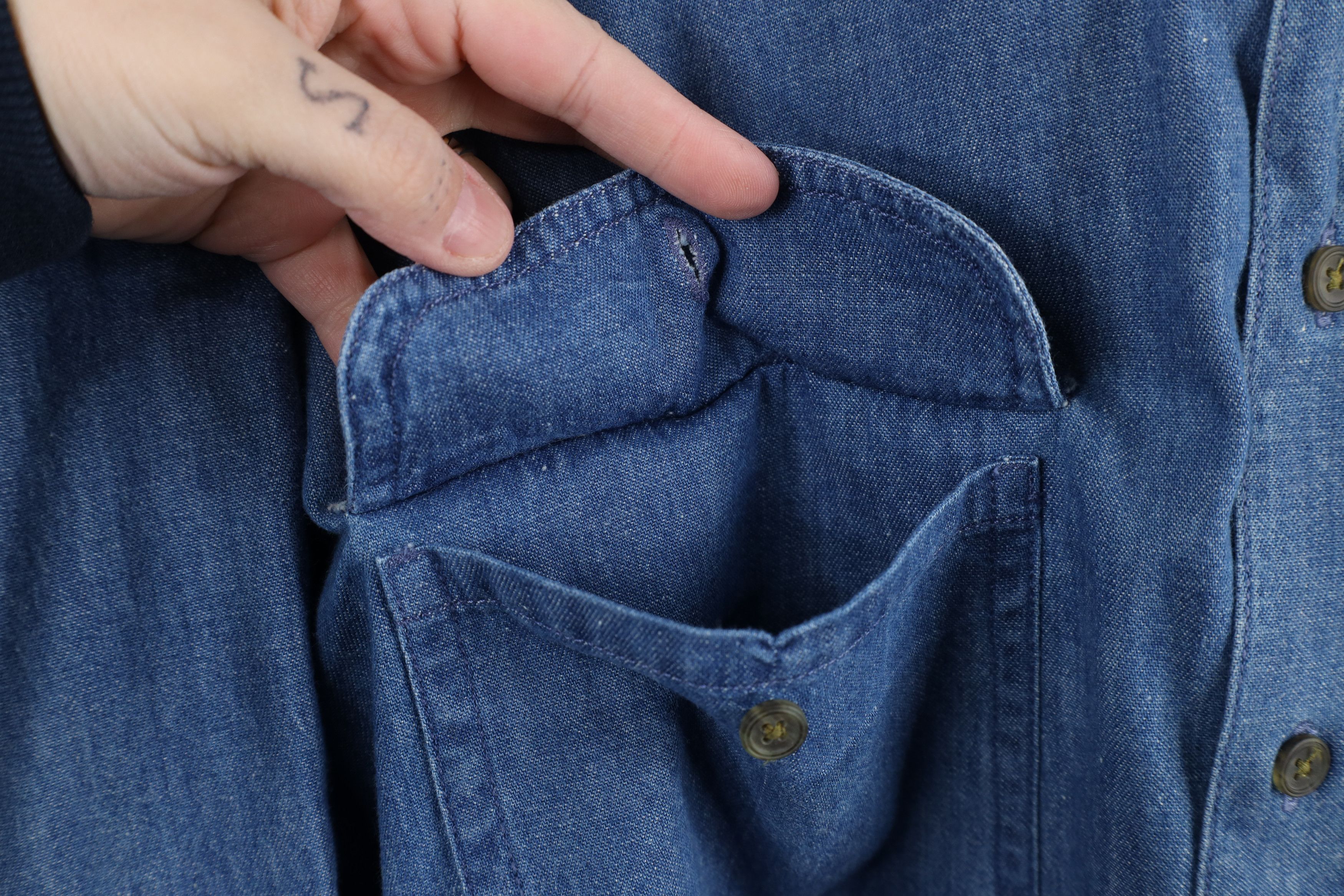 Vintage Vintage 90s Streetwear Fit Denim Jean Button Down Shirt Size US M / EU 48-50 / 2 - 5 Thumbnail