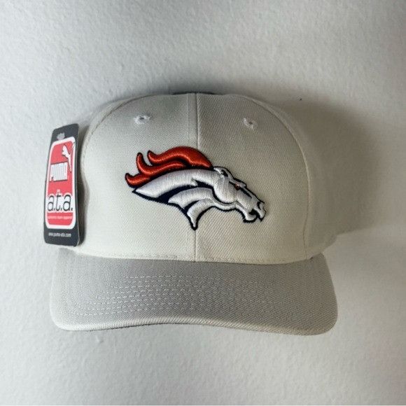 NFL × Puma NWT PUMA DENVER BRONCOS NFL WHITE VINTAGE BASEBALL CAP VELCR Size ONE SIZE - 1 Thumbnail