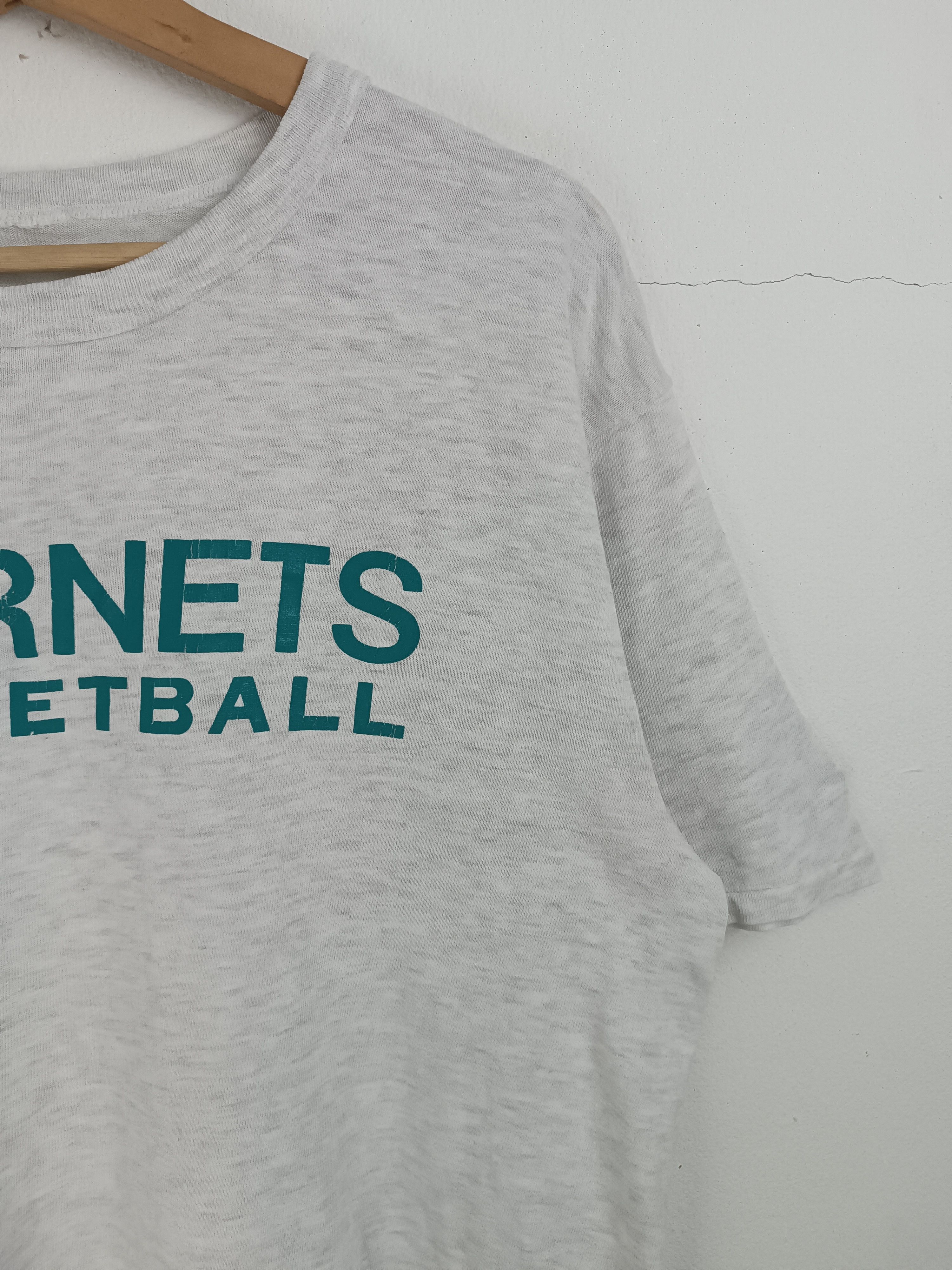 NBA VINTAGE 90'S HORNETS BASKETBALL NBA CHAMPION TEE Size US L / EU 52-54 / 3 - 6 Thumbnail