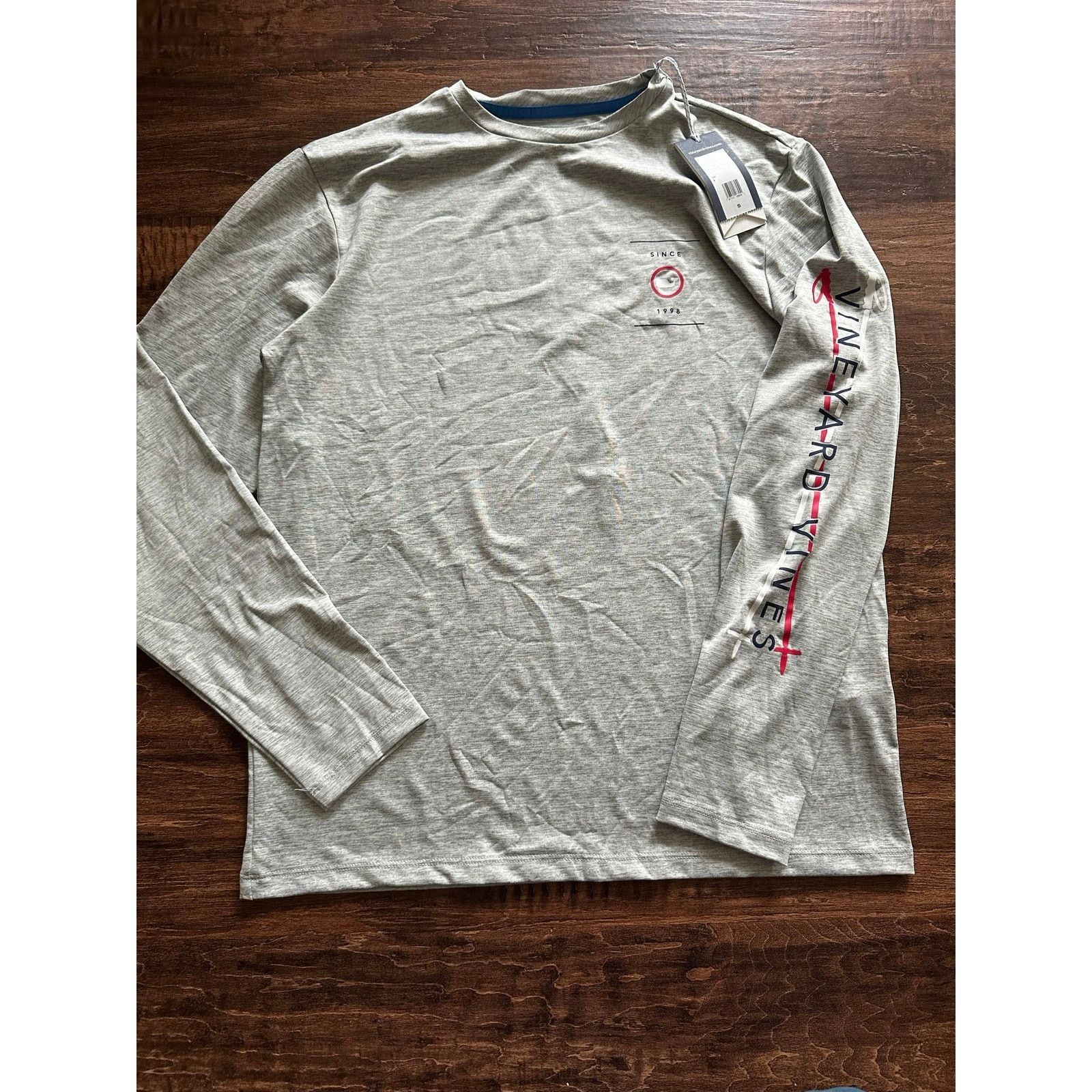 Vineyard Vines Vineyard Vines mens small performance style graphic tee NWT Size US S / EU 44-46 / 1 - 2 Thumbnail