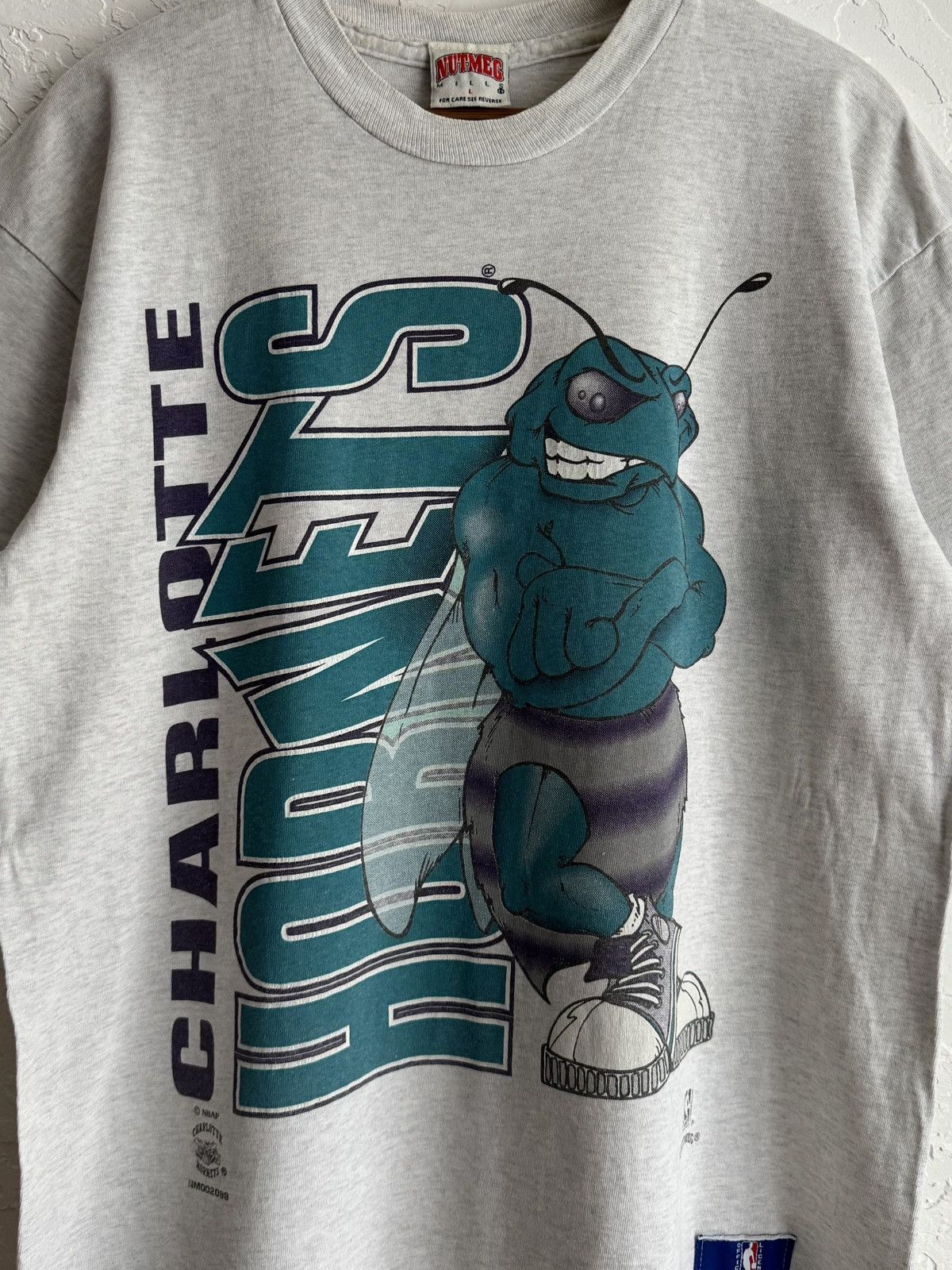NBA Vintage Charlotte Hornets Nutmeg Mills Single Stitch T-shirt Size US L / EU 52-54 / 3 - 2 Thumbnail
