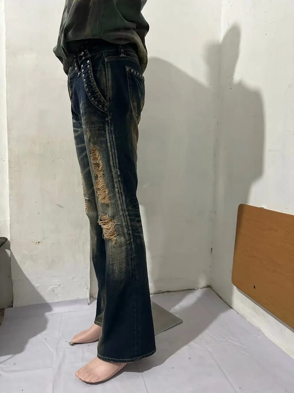 Vanquish Rare!!! Vanquish Japan studded Distressed FLared Mud Denim Size US 29 - 19 Thumbnail