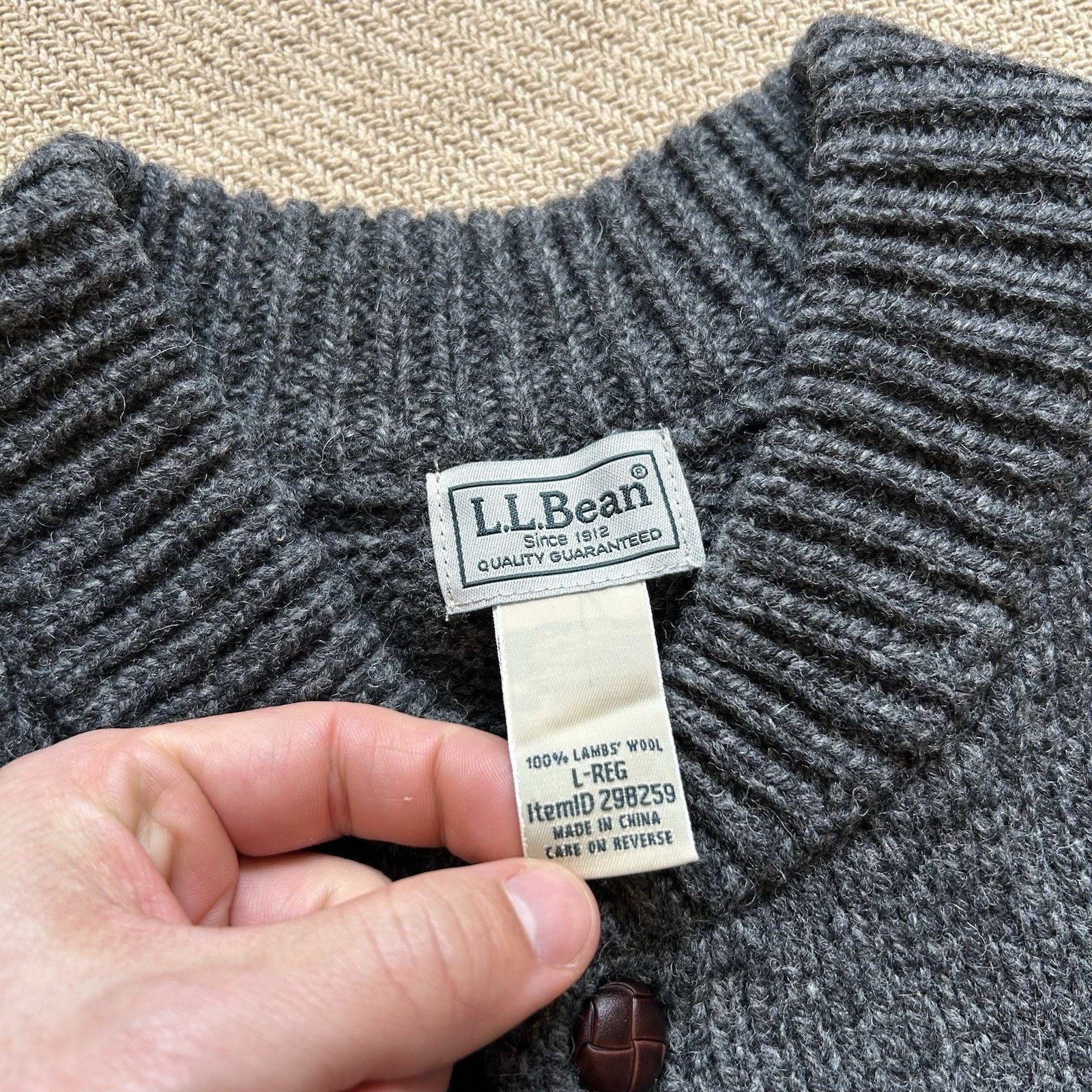 L.L. Bean Lambs Wool Knit Snowflake Fair Isle Button Henley Sweater Size US L / EU 52-54 / 3 - 3 Thumbnail