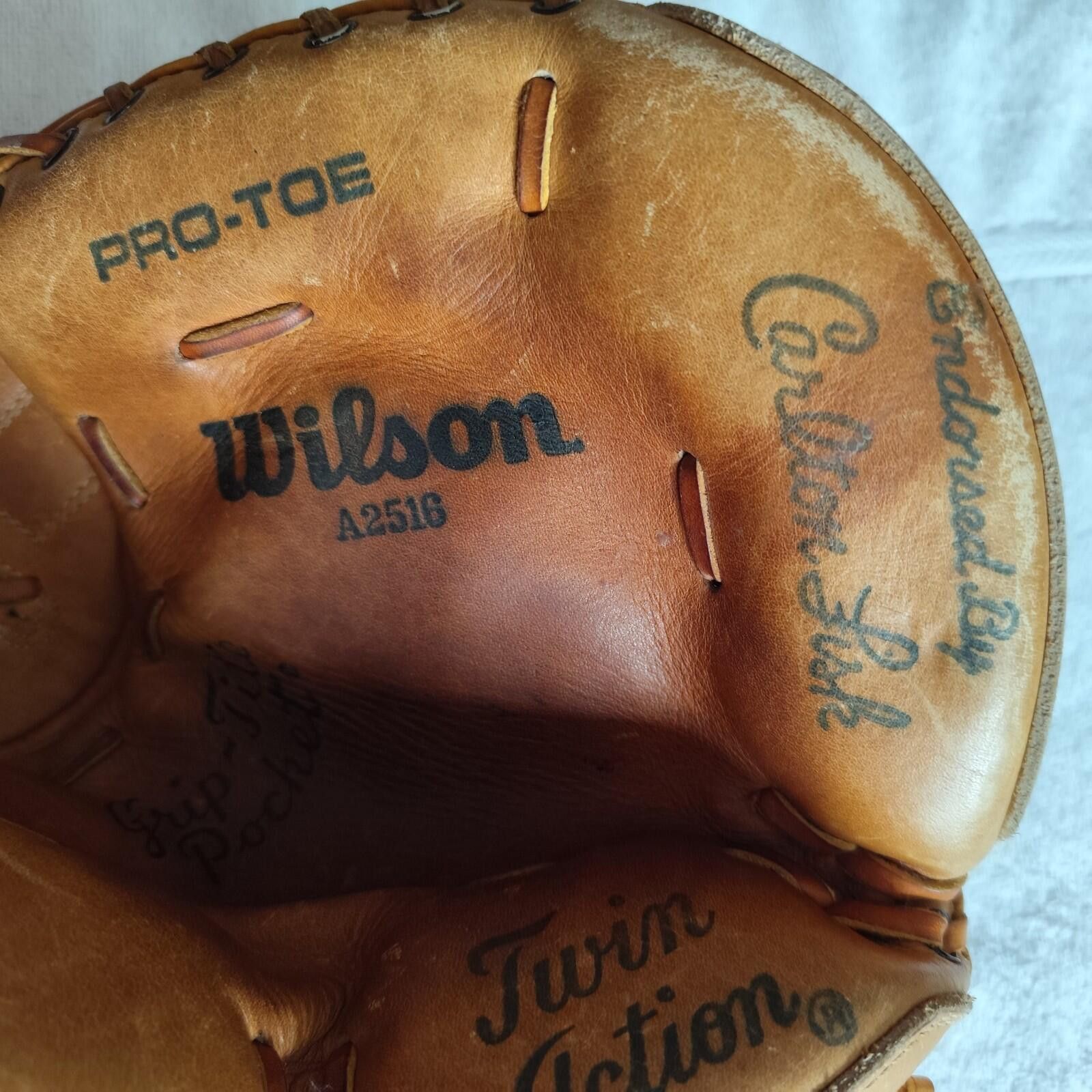 Wilson Vintage Wilson Catchers Mitt A2516 Right Hand Throw Leather Size ONE SIZE - 10 Thumbnail