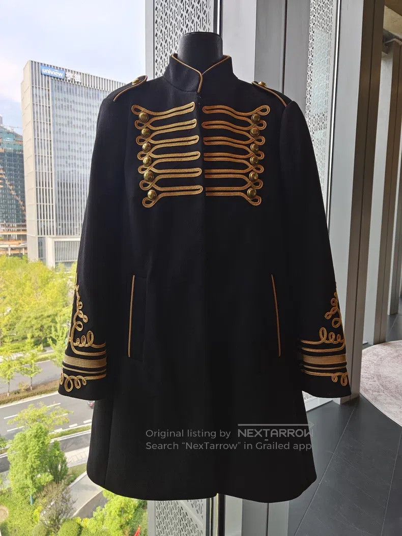 Valentino Valentino Luxurious court-style wool coat Size US S / EU 44-46 / 1 - 1 Thumbnail