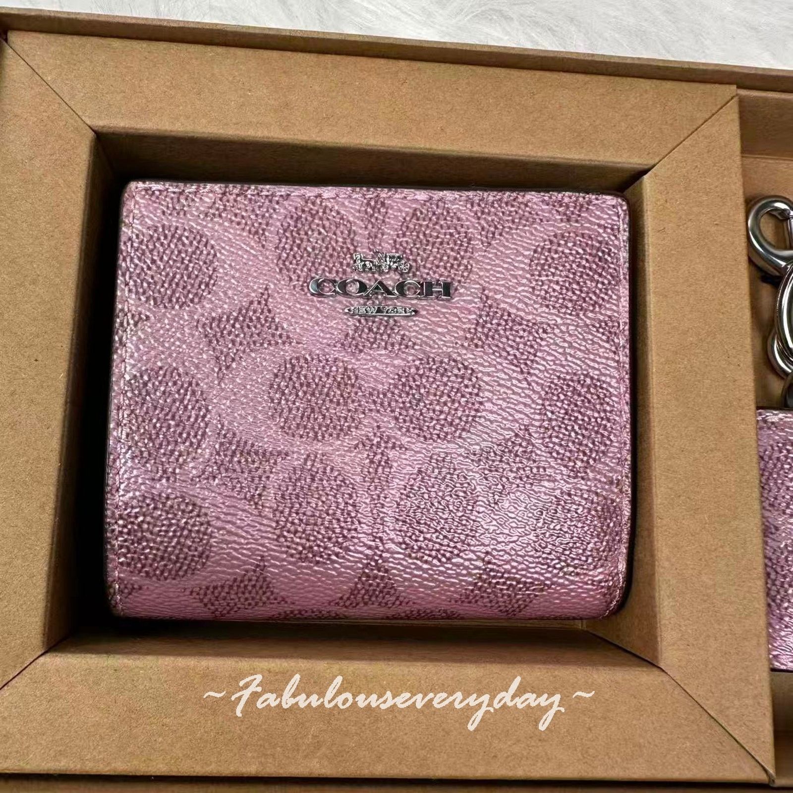 Coach Coach Boxed Snap Wallet Picture Frame Charm Signature Canvas Size ONE SIZE - 2 Thumbnail