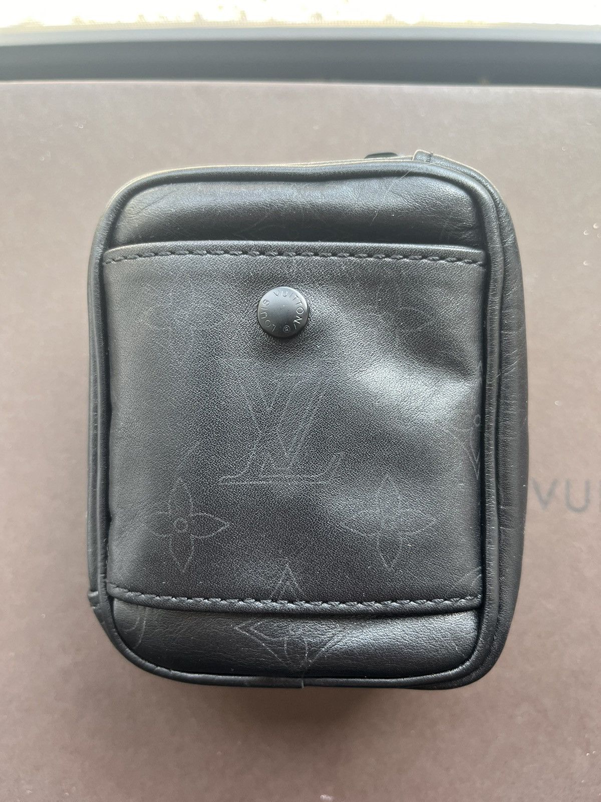 Louis Vuitton LV Bloomington Cigarette Pochette in Black Monogram Leather Size ONE SIZE - 1 Thumbnail