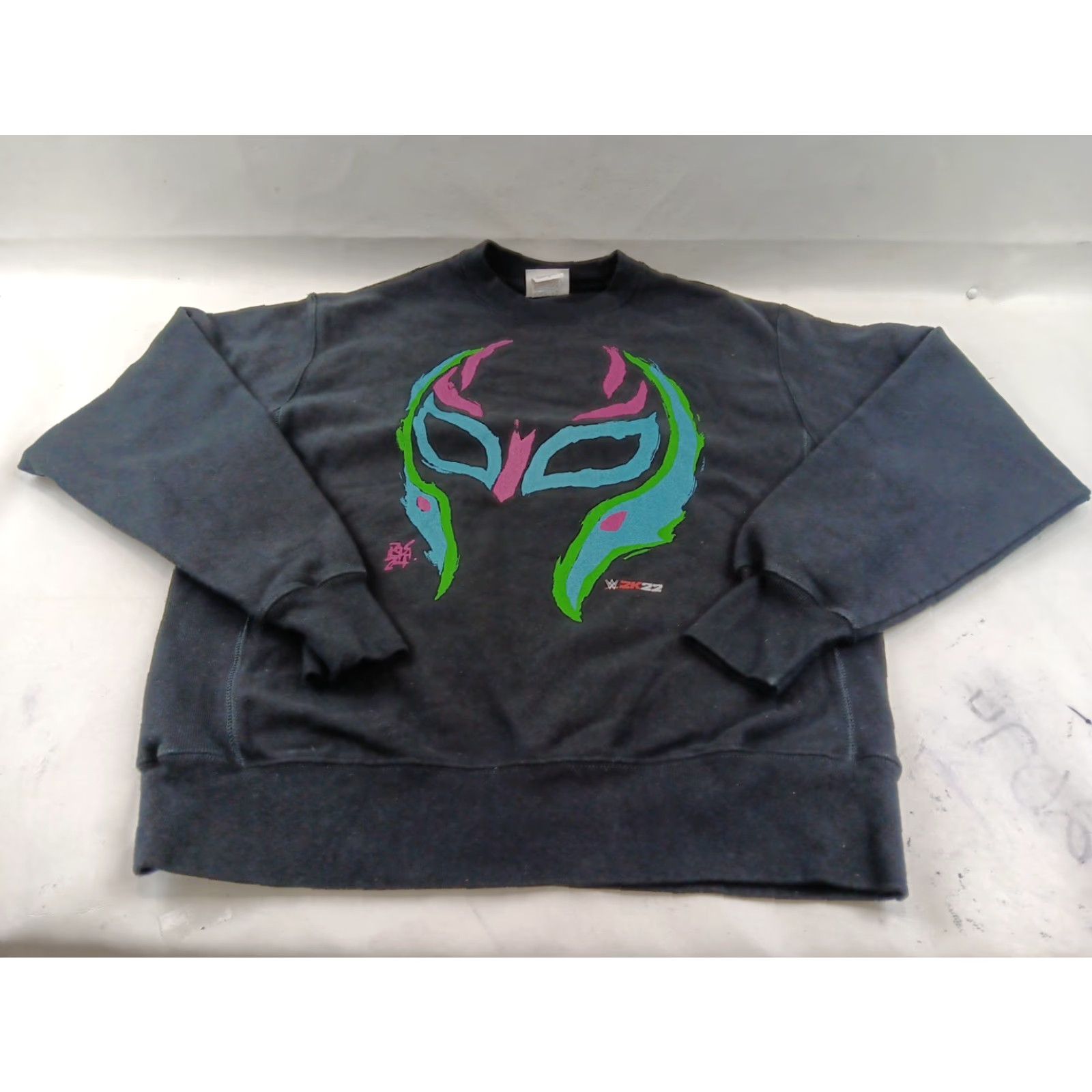 Champion WWE 2K22 Sweatshirt Champion Reverse Weave Mens Size M Black Graphic Print Pullover Reversible Crew Neck Long Sleeve Size US M / EU 48-50 / 2 - 2 Thumbnail