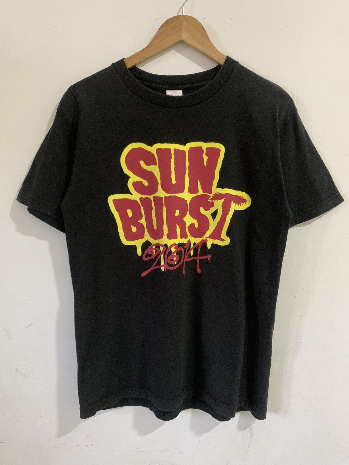 Band Tees Sun Burst 2014 Shiko Chi Beach Rock Japan Band Festival Size US M / EU 48-50 / 2 - 1 Thumbnail
