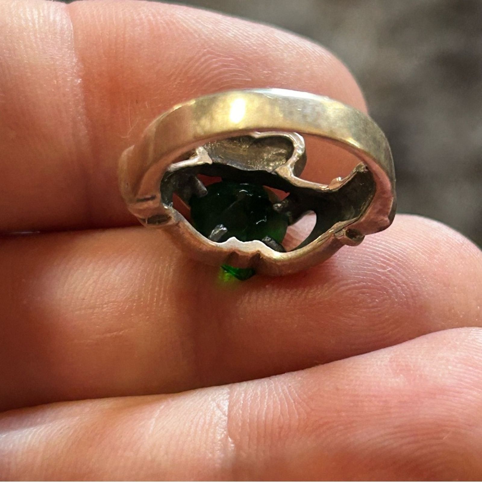 Vintage Vintage Irish green grossular garnet sterling claddagh ring Size ONE SIZE - 10 Thumbnail