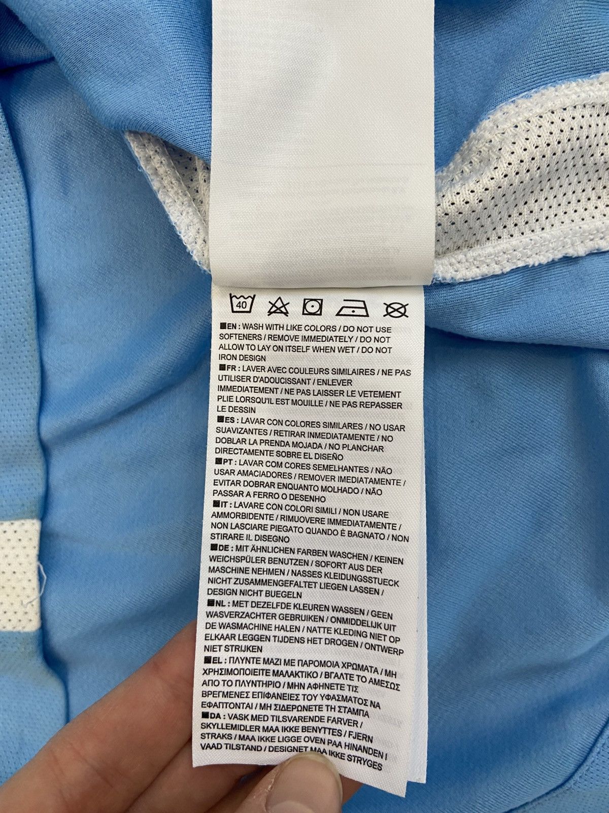 Nike Manchester City 2015/16 Home Football Shirt Jersey Nike Size US L / EU 52-54 / 3 - 7 Thumbnail
