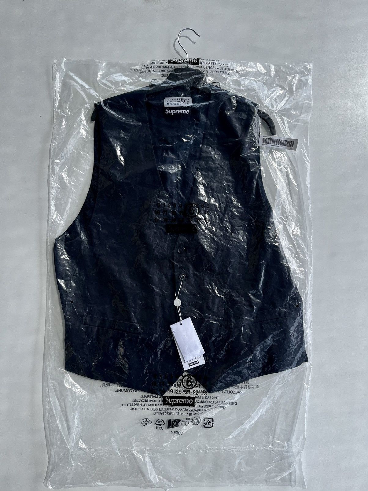 トップス XL Supreme x MM6 Maison Margiela Vest Supreme MM6 Maison Margiela Washed Cotton Suit Vest (SS24