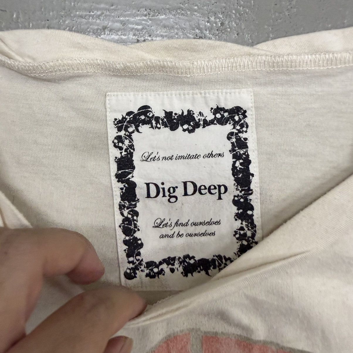 Seditionaries Dig Deep Rapt ACDC Ripoff Boxy Tee Size US L / EU 52-54 / 3 - 5 Thumbnail