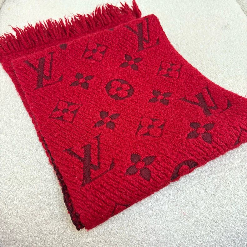 Louis Vuitton Louis Vuitton Wool red full logo fringe scarf Size ONE SIZE - 3 Thumbnail