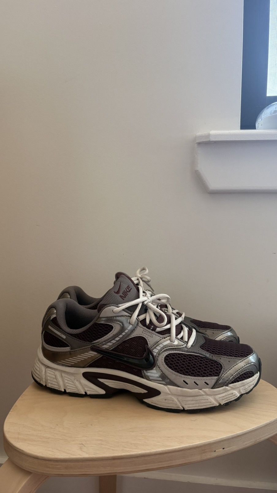 Nike Nike V5 RNR Size US 10 / EU 43 - 2 Thumbnail