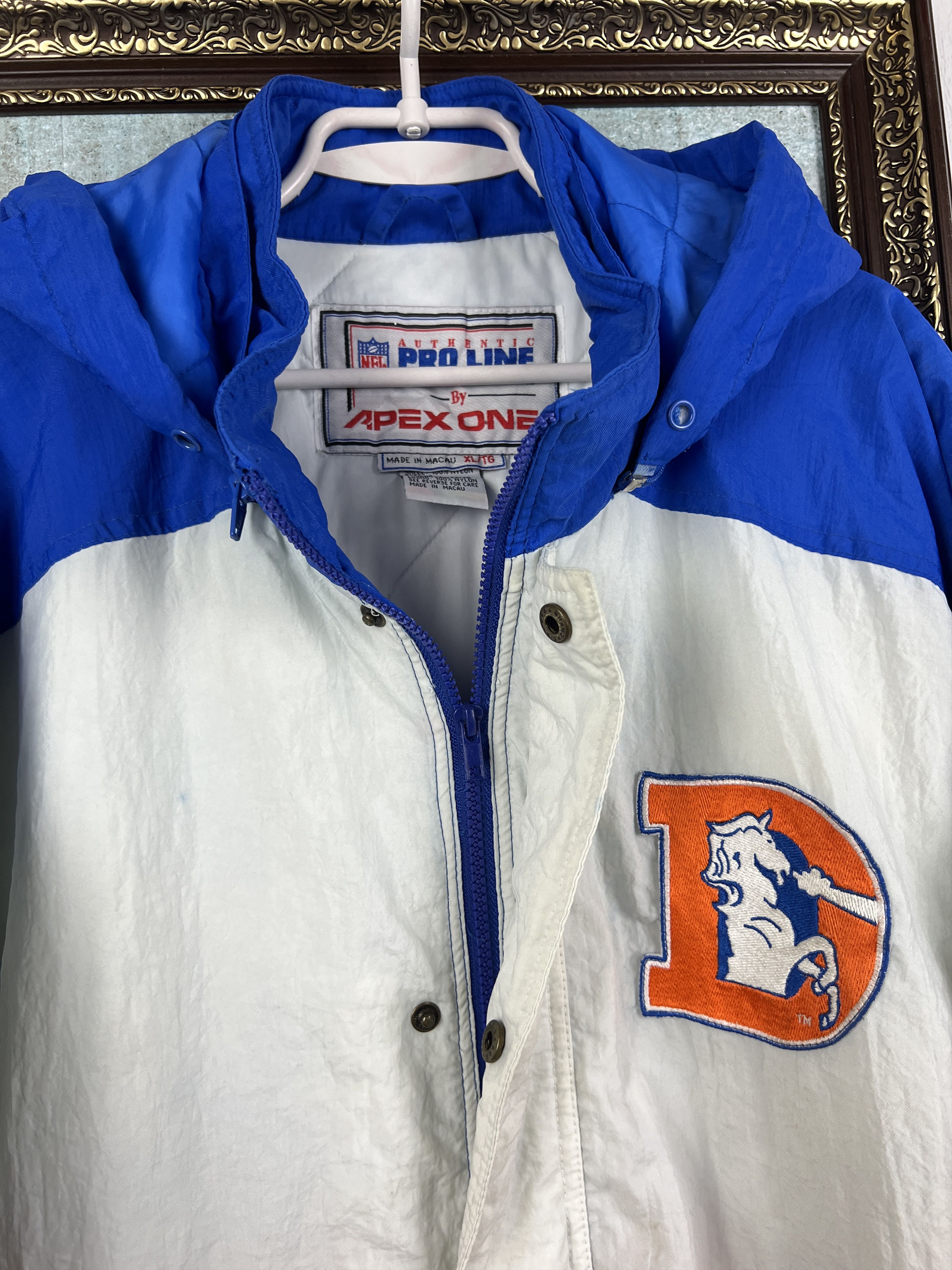 Apex One Vintage 90's Denver Broncos Padded Jacket Bomber Hooded NFL Size US XL / EU 56 / 4 - 5 Thumbnail