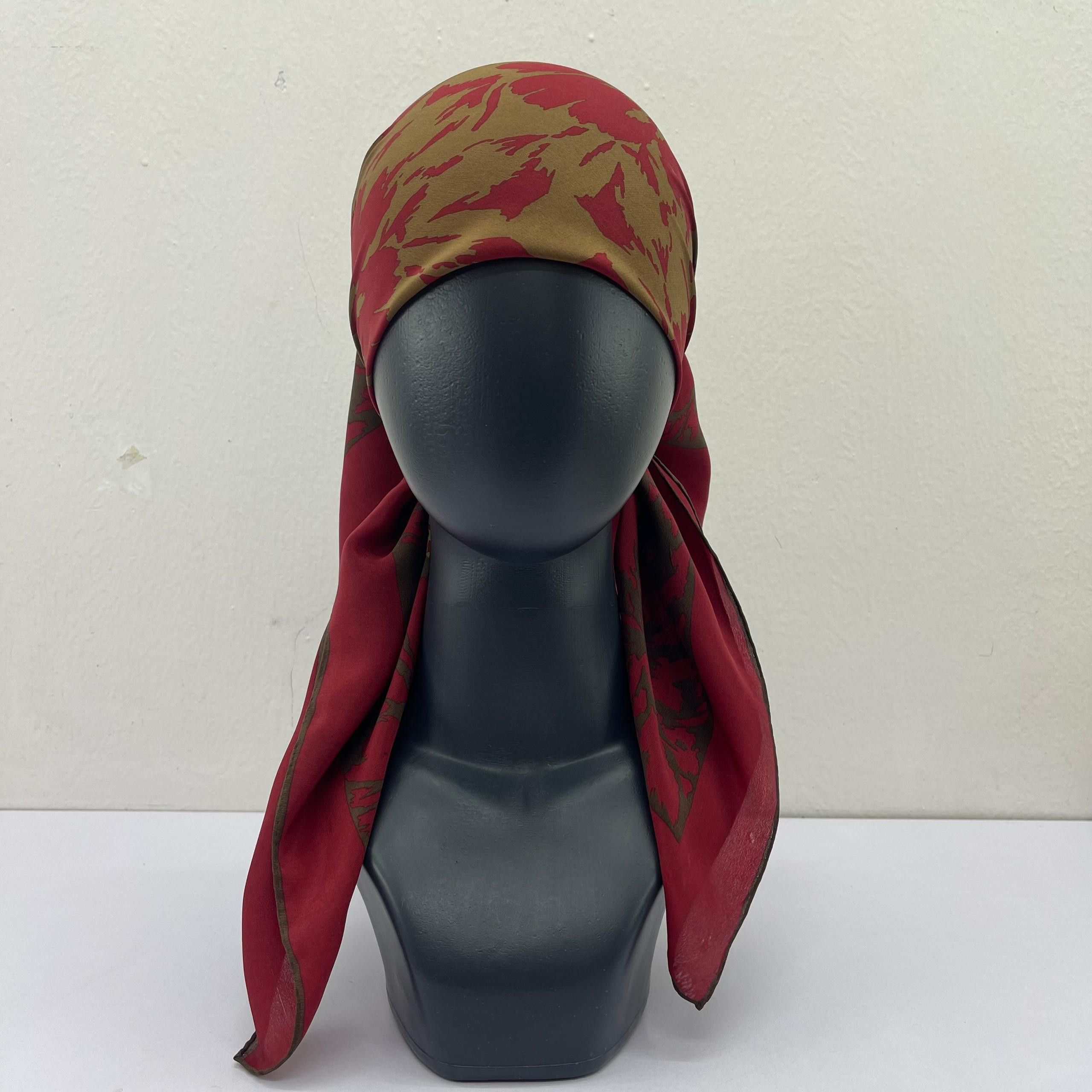 Pierre Balmain Vintage Pierre Balmain Silk Scarves - S7056 Size ONE SIZE - 1 Thumbnail