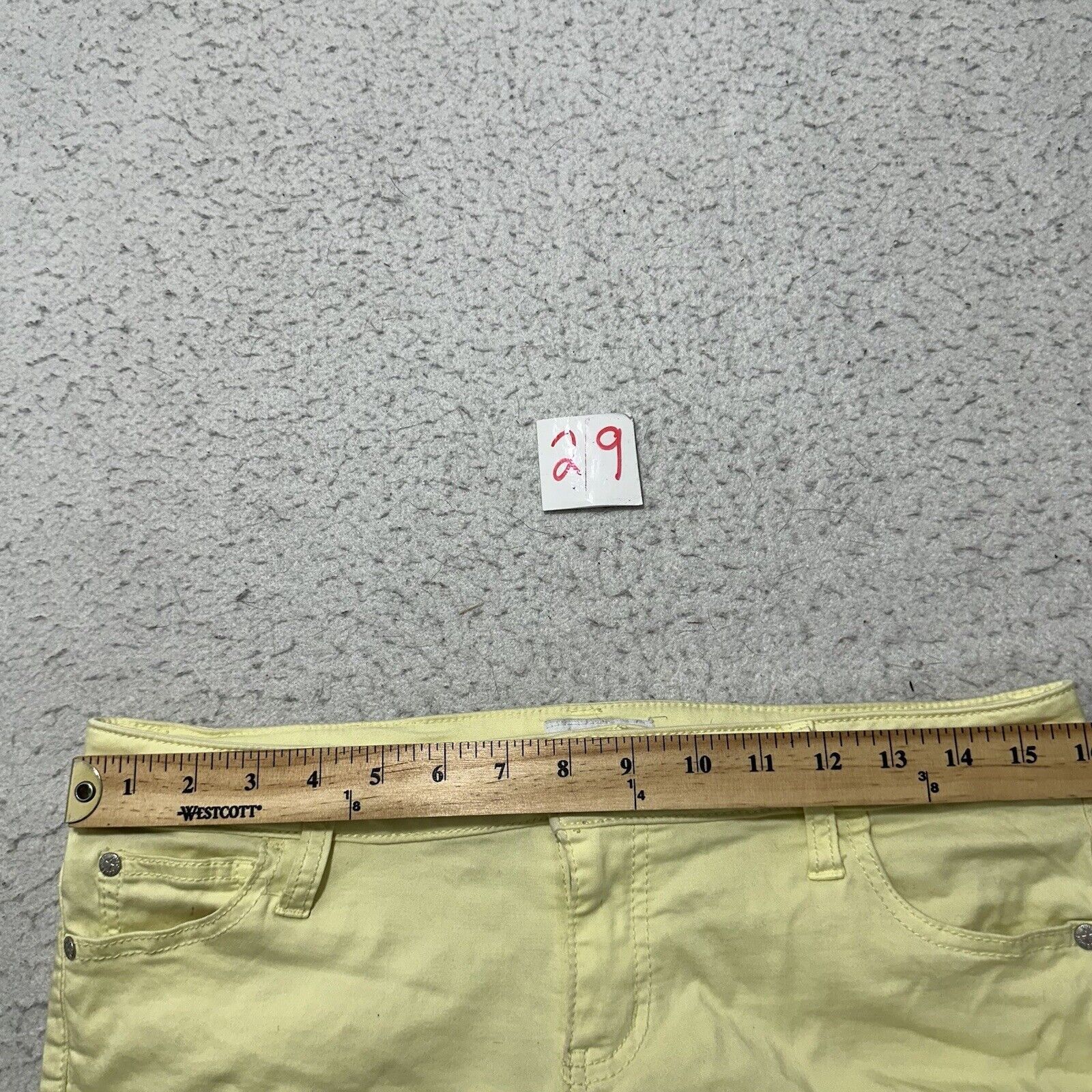 Other Celebrity Pink 7 / 28 Jean Shorts 3" Inseam Yellow Size 32" / US 10 / IT 46 - 13 Thumbnail