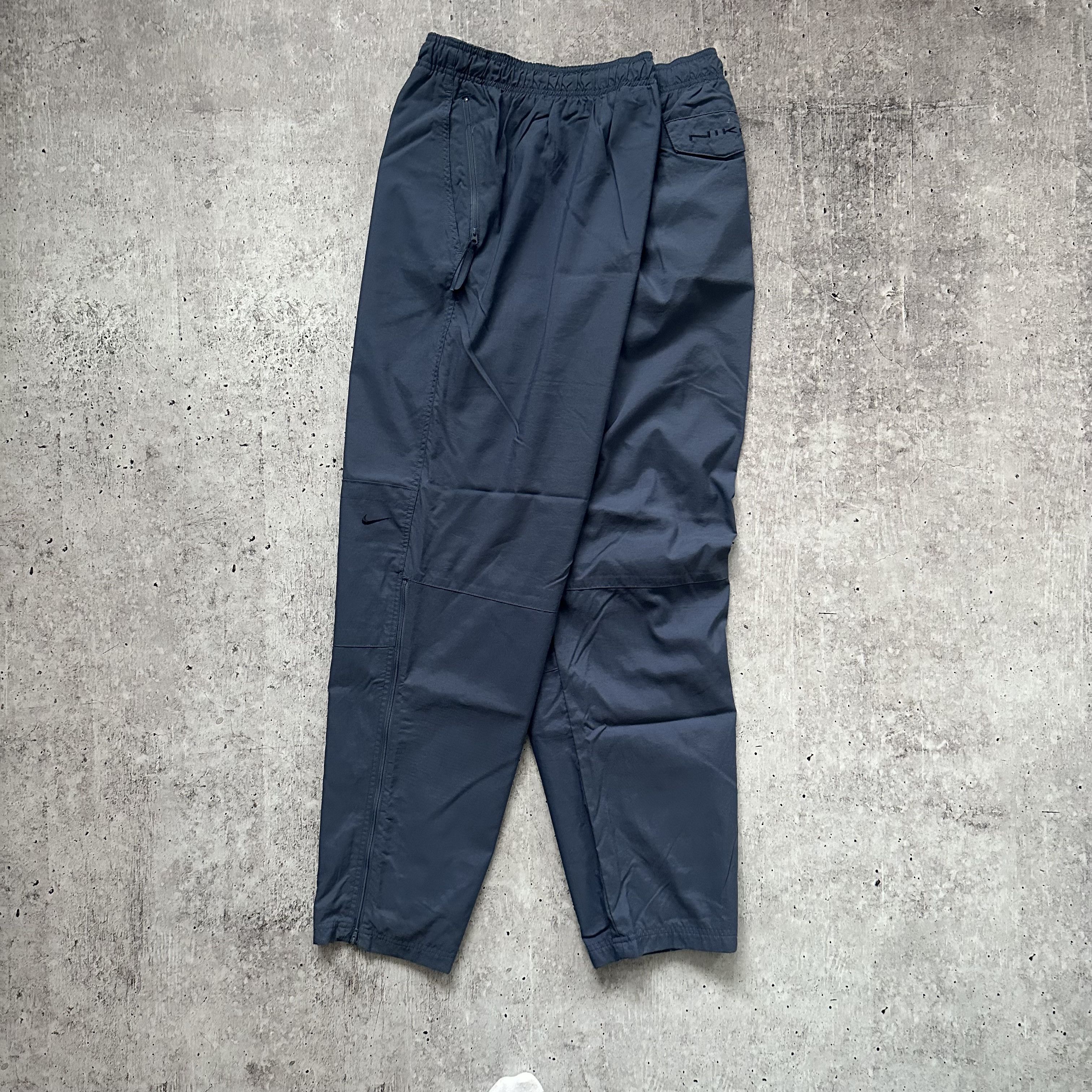 Nike Nike 90s vintage Nylon Straight Swoosh Logo Pants Joggers Size US 34 / EU 50 - 7 Thumbnail