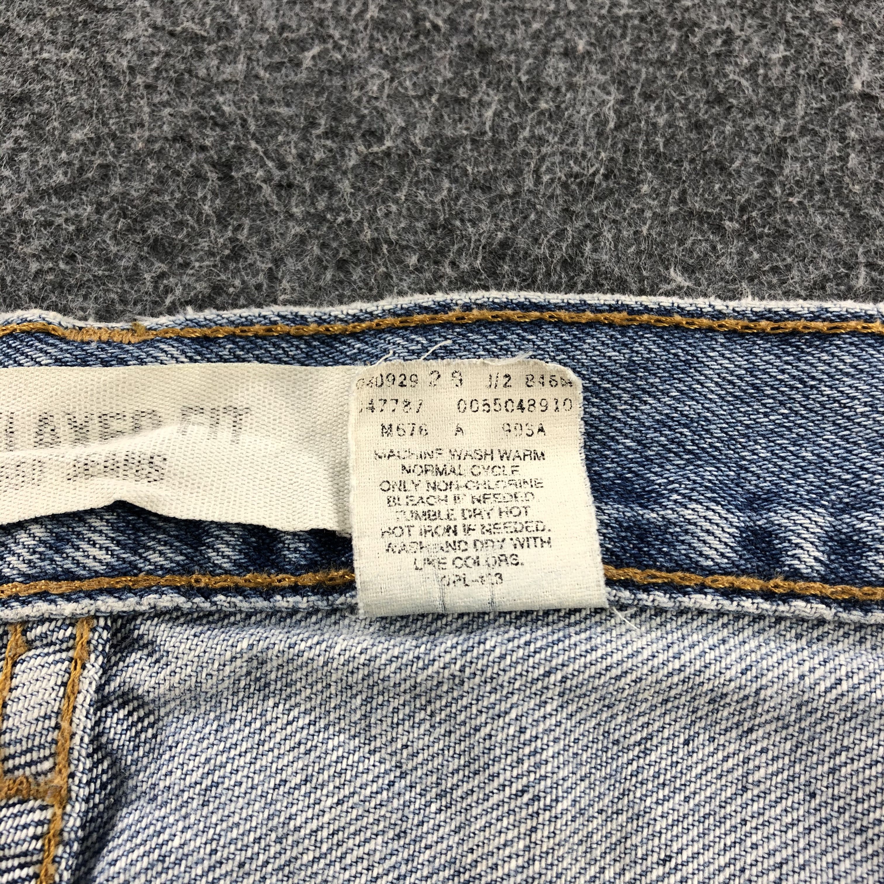 Levi's Vintage 90s Light Wash Levis 550 Jeans-J1193 Size US 35 - 11 Thumbnail
