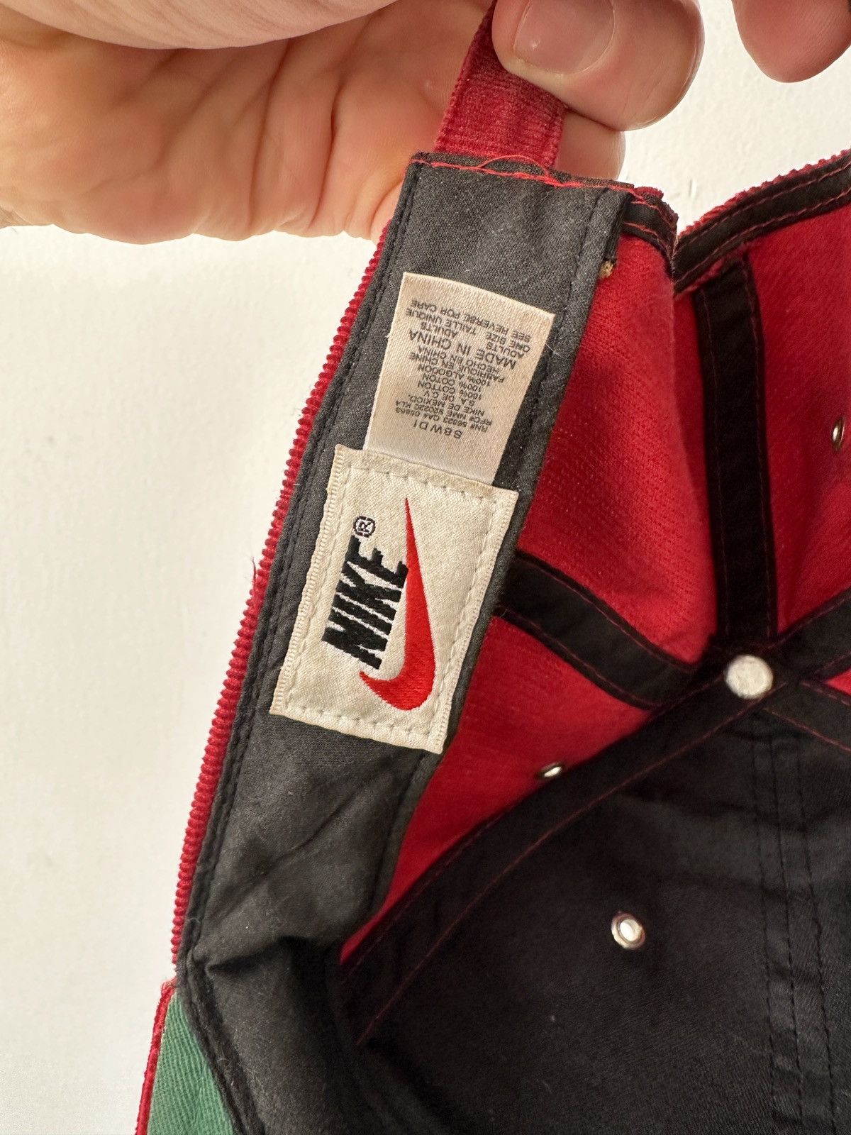 Nike 90s Nike Red Corduroy Baseball Cap with Metal Swoosh Size ONE SIZE - 9 Thumbnail