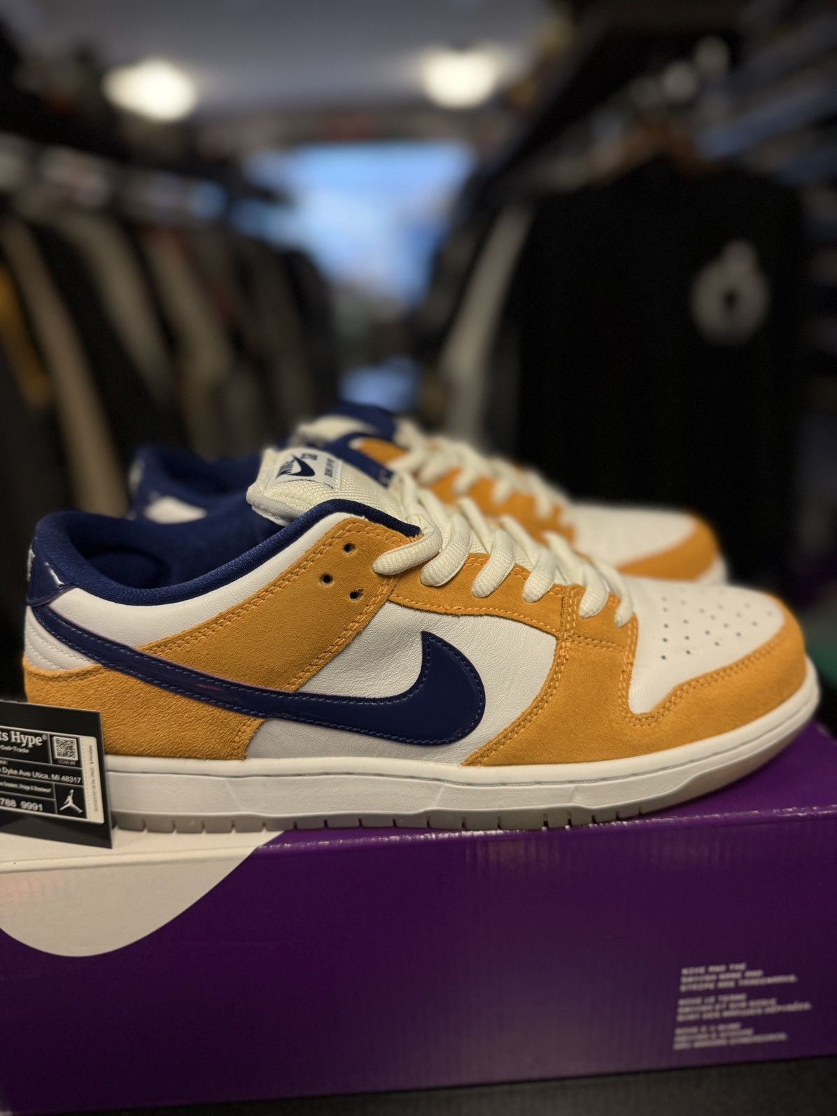 Nike Size 11 - Nike SB Dunk Low Laser Orange 2020 (BQ6817-800) Size US 11 / EU 44 - 1 Thumbnail