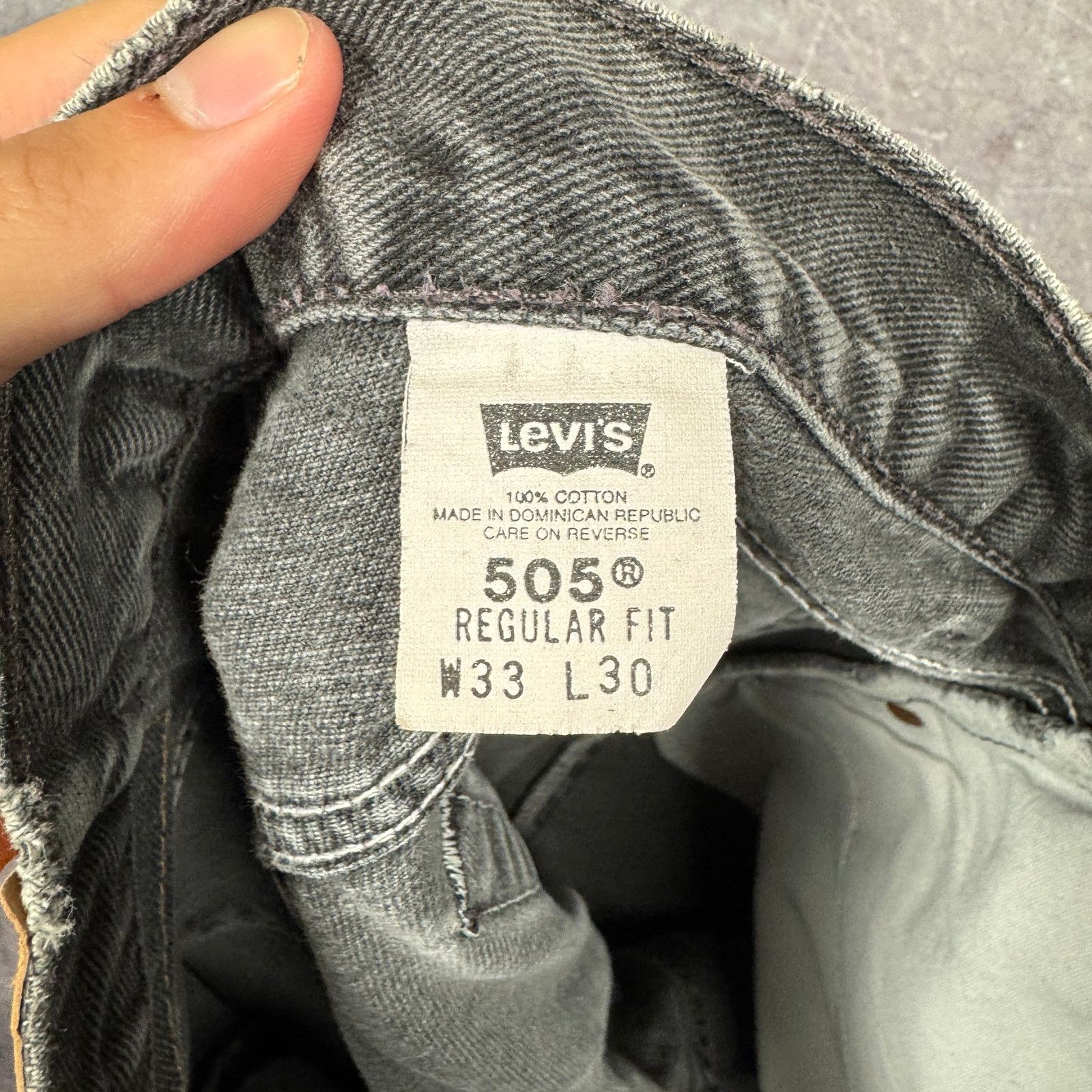 Levi's × Vintage 90s Faded Black Painter Levi's 505 Denim Jeans 32x29 0758 Size US 32 / EU 48 - 9 Thumbnail