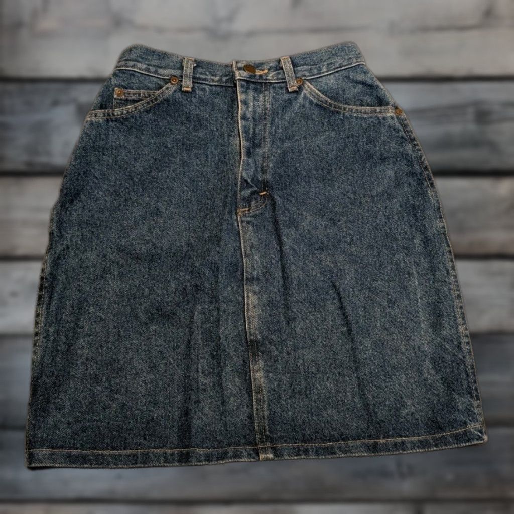 Lee VINTAGE Lee Denim Skirt Jean Skirt High Waisted 26" Waist 19" Long Midi Blue Cotton Denim 80s 90s Womens Skirt Size 26" / US 2 / IT 38 - 1 Thumbnail