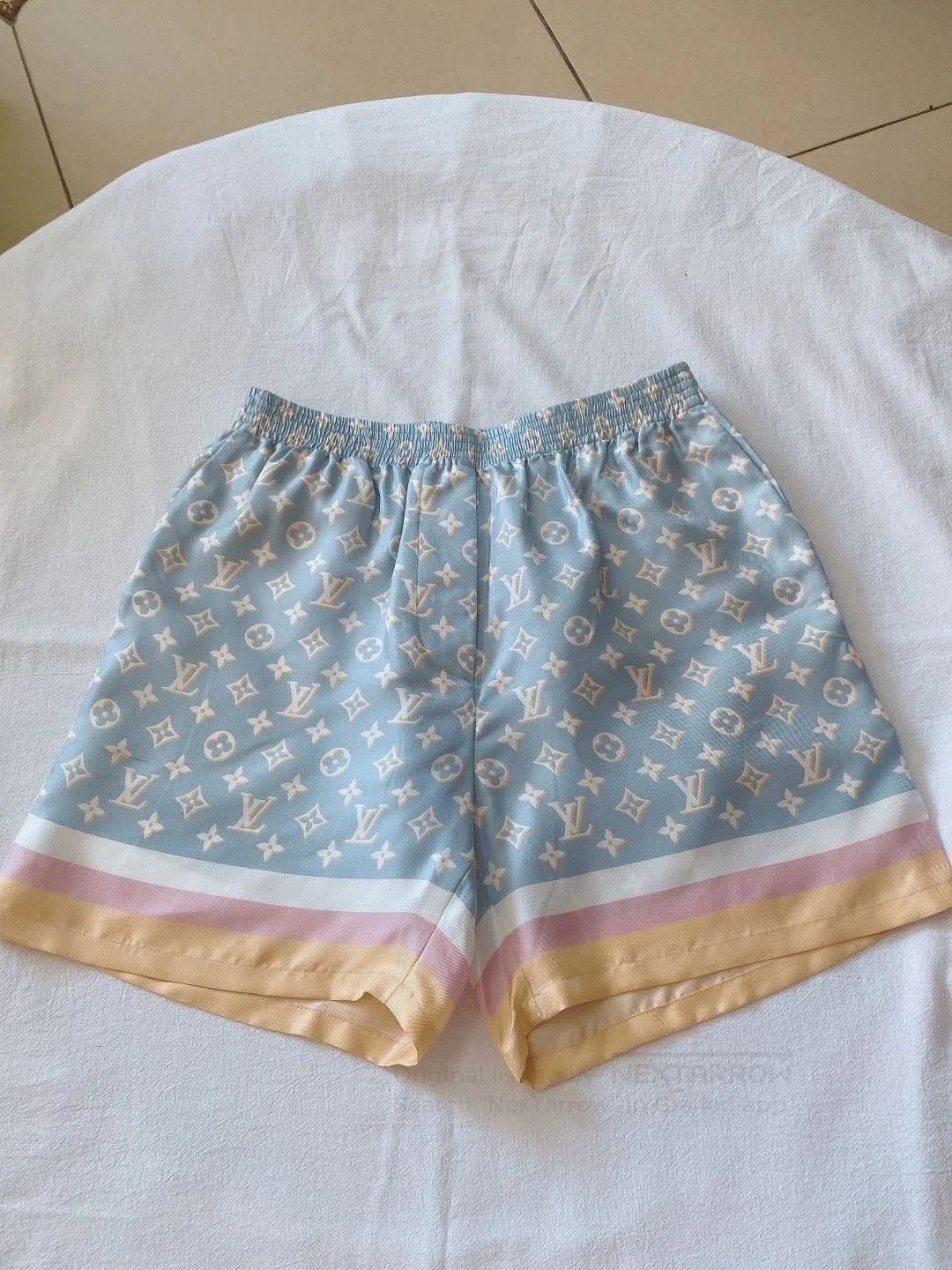 Louis Vuitton LV Monogram Women's Shorts. Size 35" - 1 Thumbnail