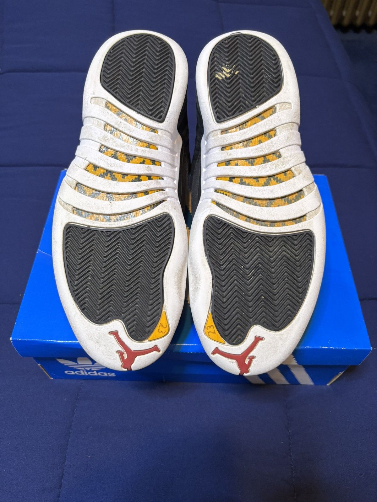Jordan Brand Jordan 12 Retro Reverse Taxi 2019 Size 9.5 Size US 9.5 / EU 42-43 - 6 Thumbnail