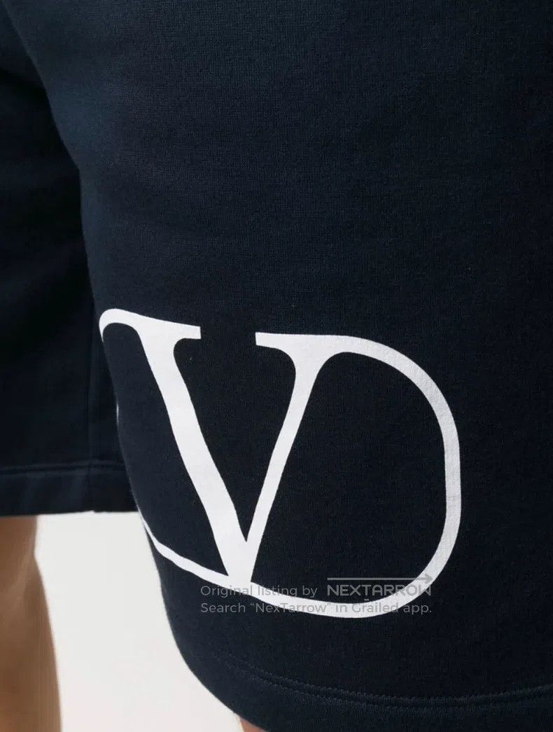 Valentino Valentino Classic offset logo men's cotton shorts Size US 32 / EU 48 - 4 Thumbnail