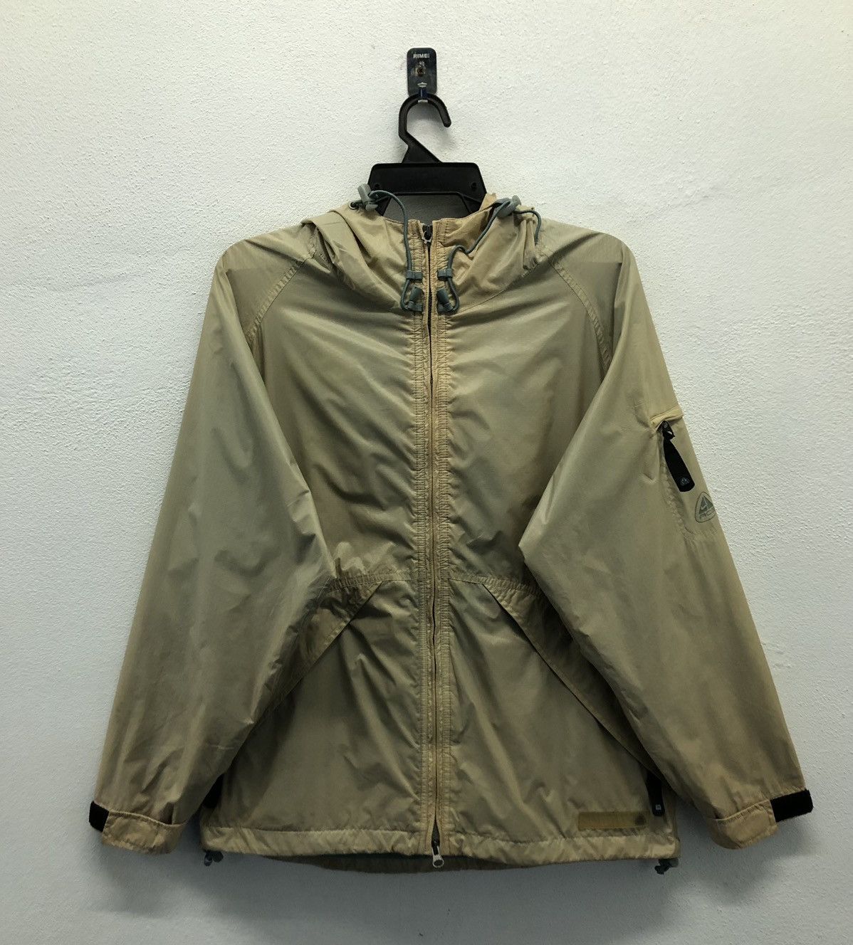 Nike ACG Vintage Nike ACG Outer Layer Windbreaker Jacket Men’s Small Size US S / EU 44-46 / 1 - 1 Thumbnail
