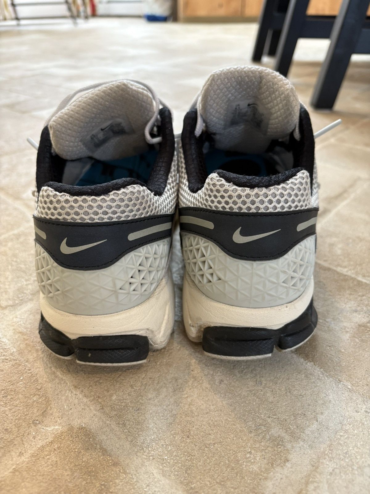 Nike Nike Zoom Vomero 5 Men SIZE US 8.5 Supersonic FN7649-110 Size US 8.5 / EU 41-42 - 6 Thumbnail