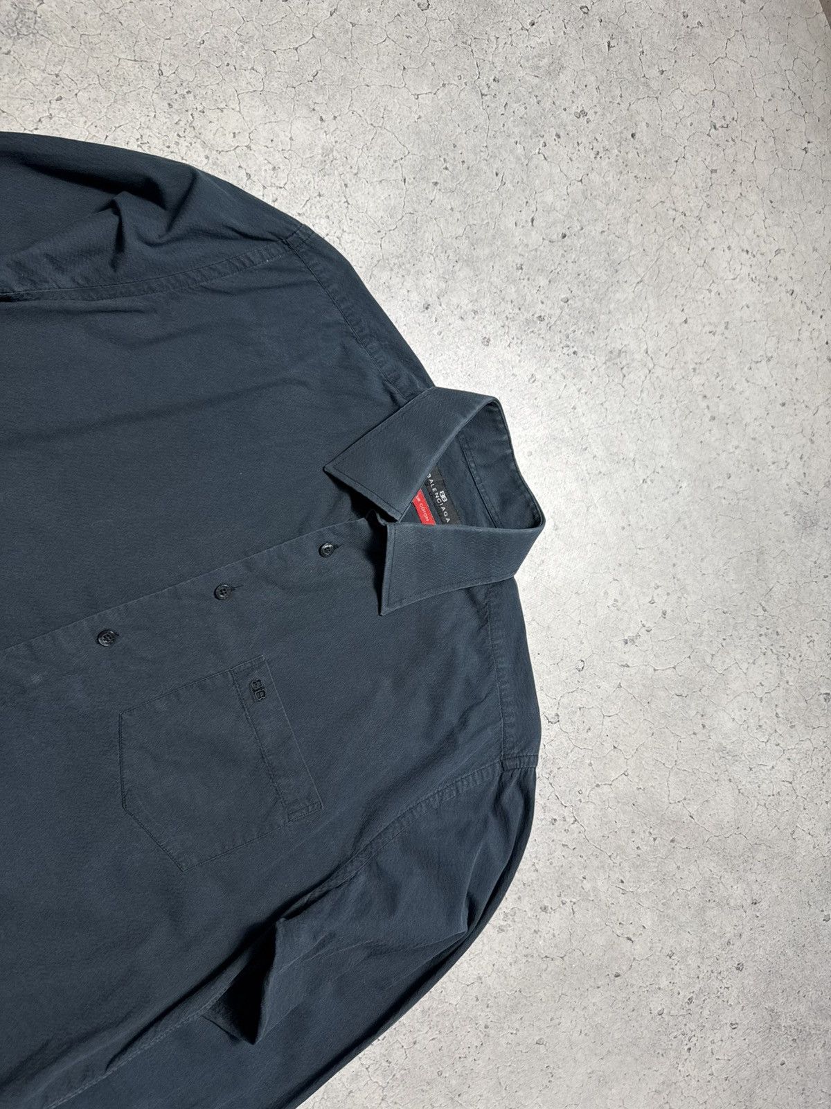 Balenciaga Balenciaga Luxury Button Up Shirt Size 42 Vintage Size US XS / EU 42 / 0 - 5 Thumbnail