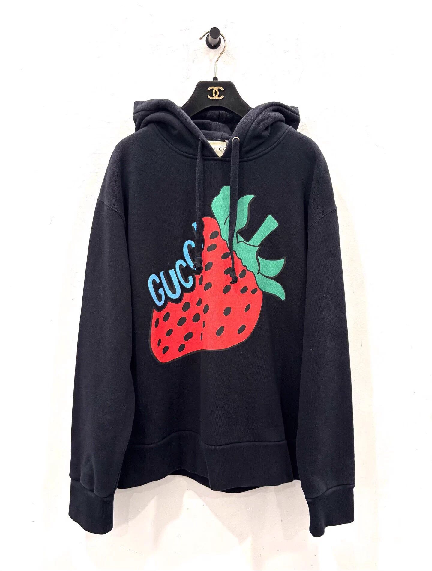 Gucci Gucci Red Strawberry Logo Black M LS Sweat S Size S / US 4 / IT 40 - 1 Thumbnail