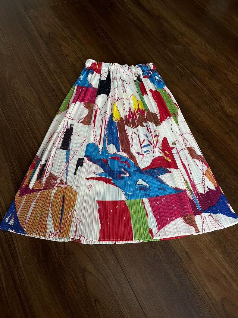Issey Miyake Issey Miyake size:3 White powder comic pleated skirt Size 31" - 2 Thumbnail