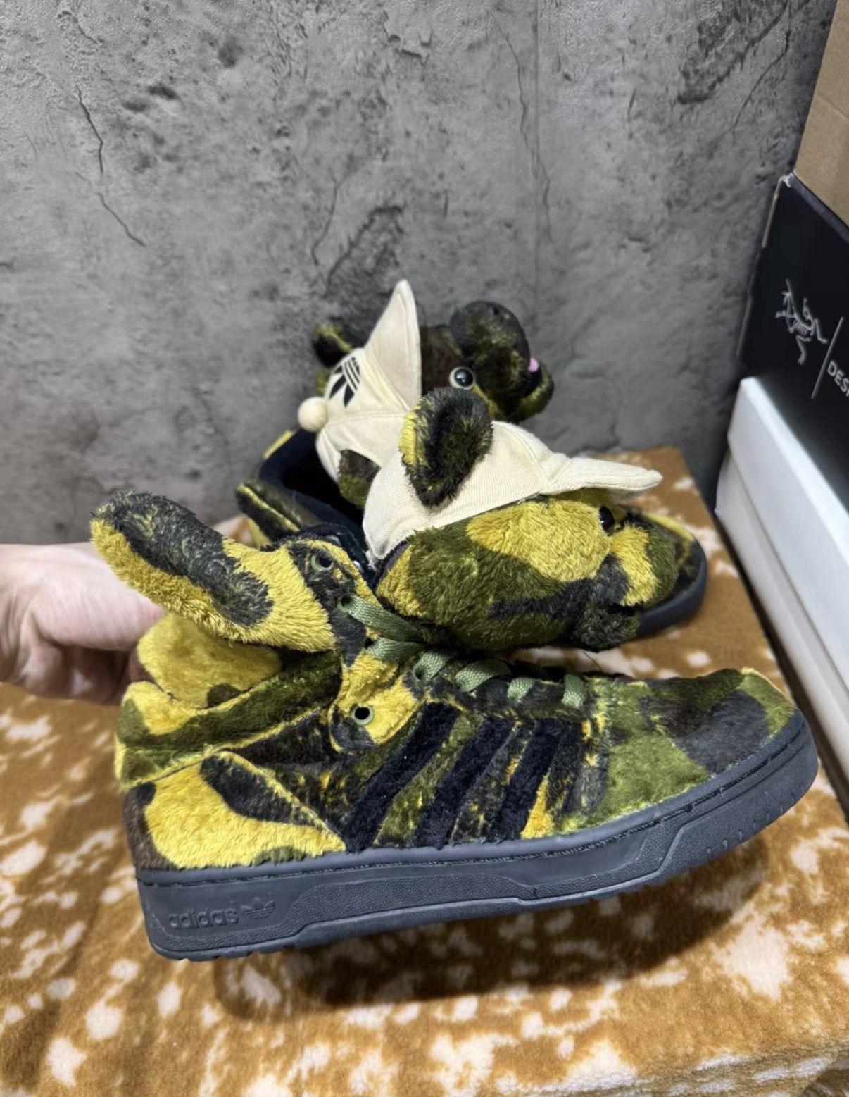 Adidas Adidas x Jeremy Scott Wings Bear K37 Size US 8 / IT 38 - 3 Thumbnail